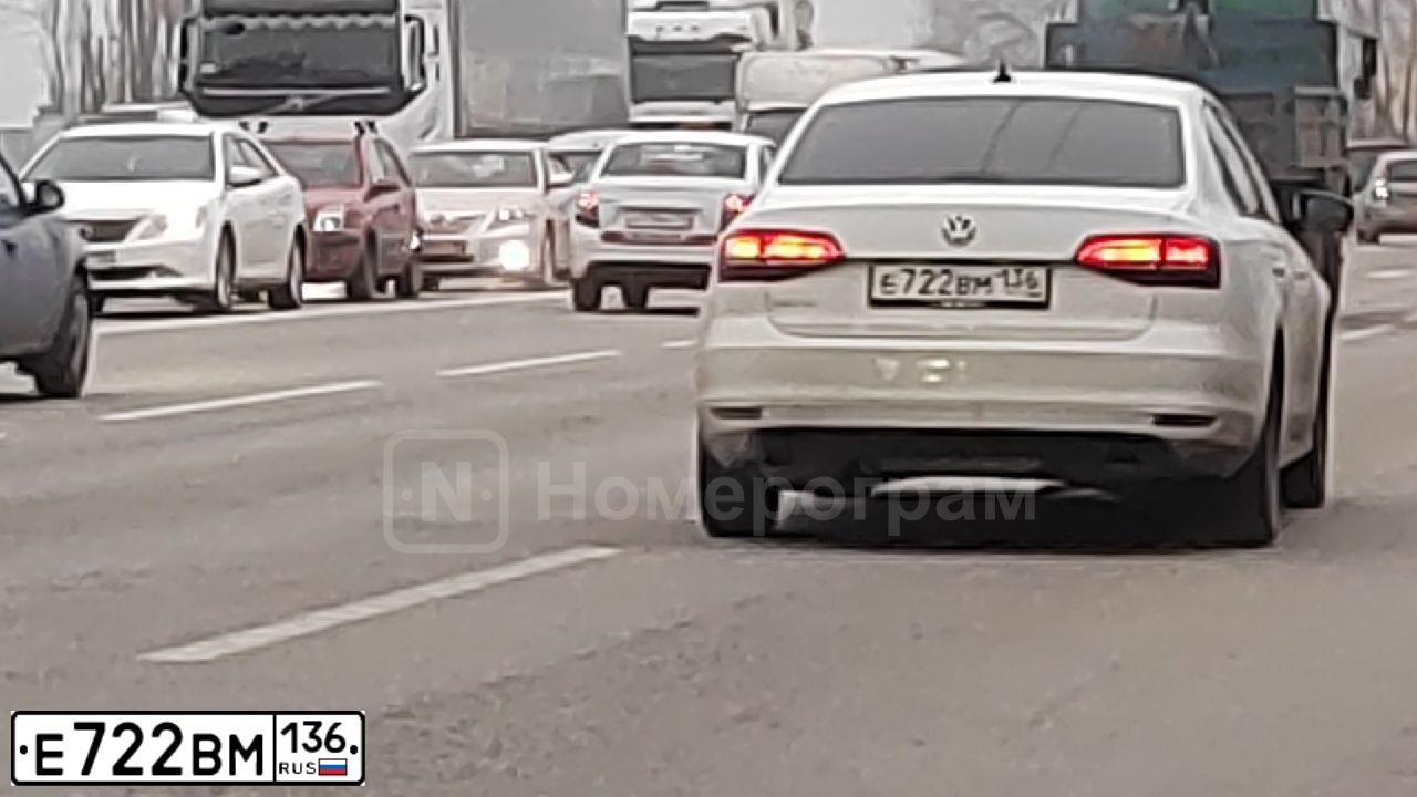 Фото автомобиля VOLKSWAGEN JETTA, 2018 — госномер Е722ВМ136. Цвет: БЕЛЫЙ