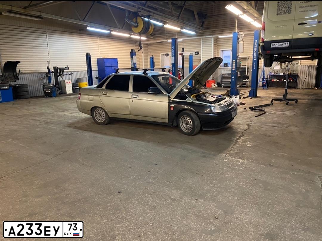 Фото автомобиля LADA 2110, 2004 — госномер Н418АВ763. Цвет: СЕРЕБРИСТЫЙ БЕЖЕВЫЙ