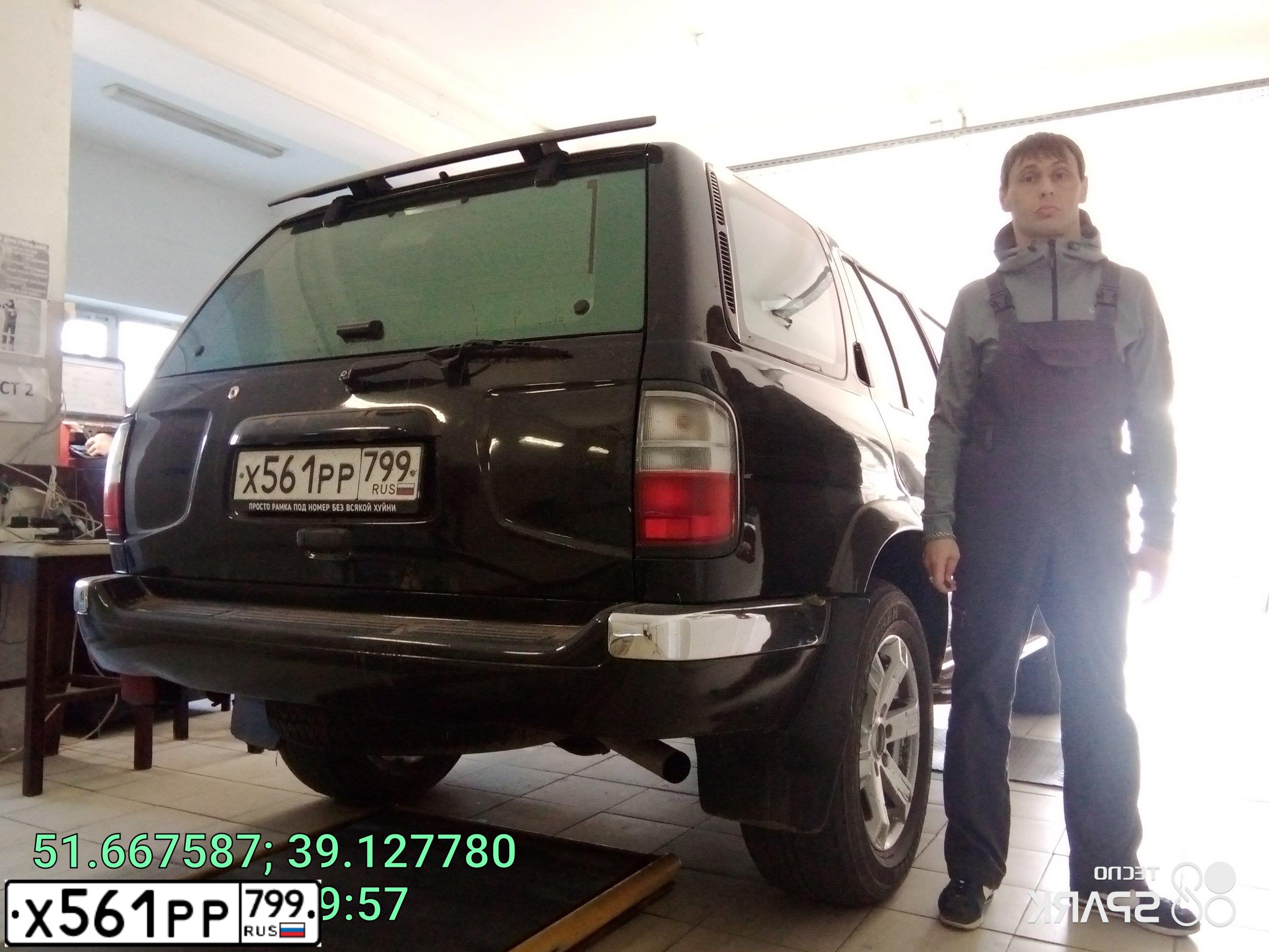 Фото автомобиля NISSAN PATHFINDER, 1998 — госномер М669ВВ97. Цвет: ЧЕРНЫЙ