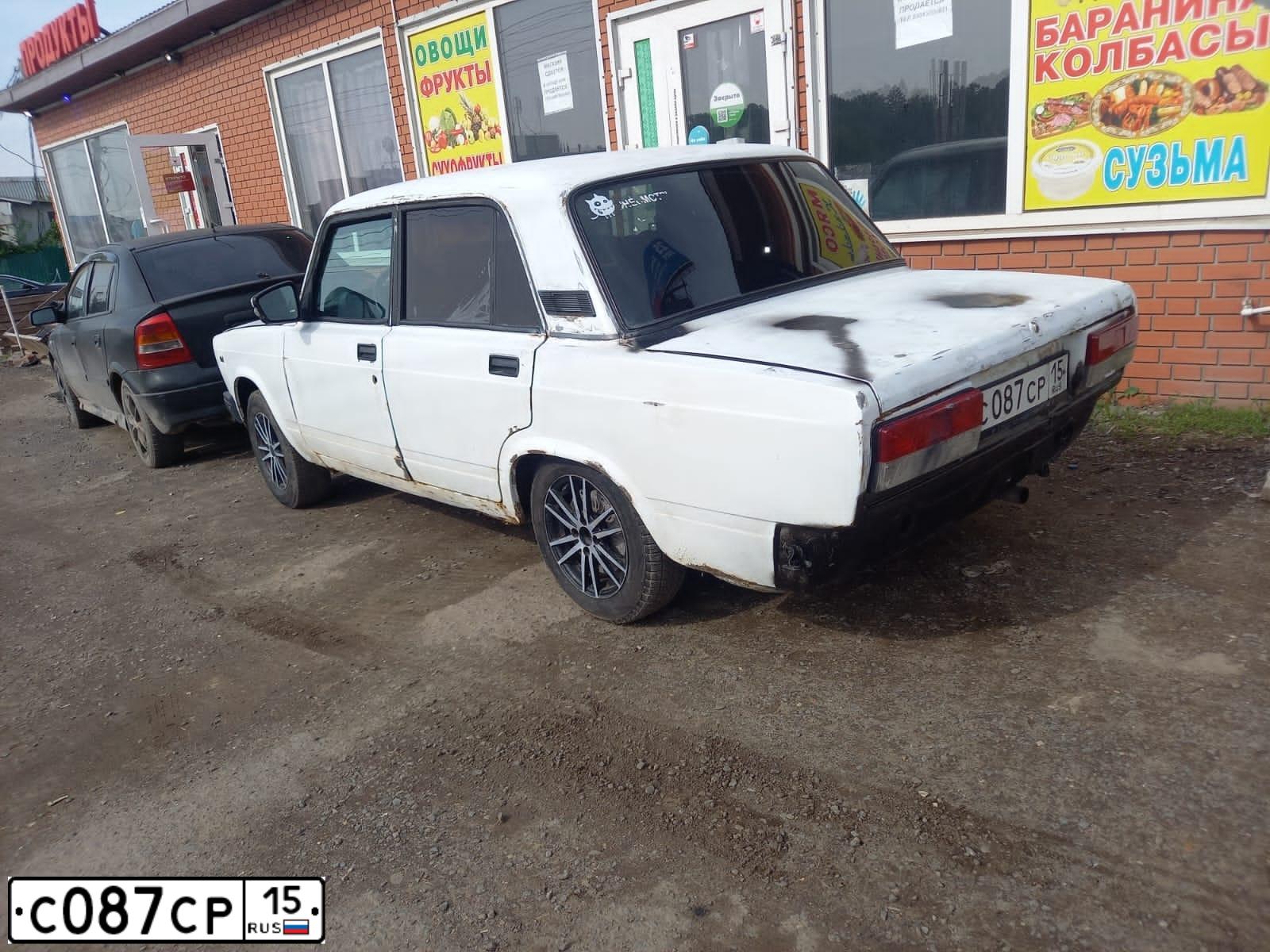 Фото автомобиля LADA 2107 LADA, 1992 — госномер С087СР15