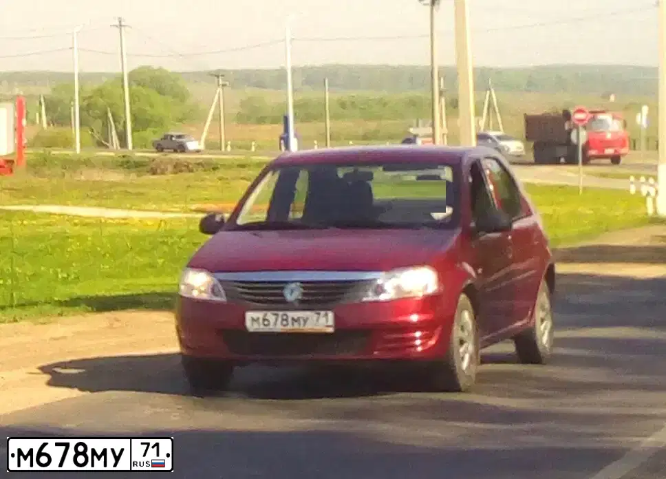 Фото автомобиля RENAULT LOGAN, 2012 — госномер М678МУ71. Цвет: КРАСНЫЙ