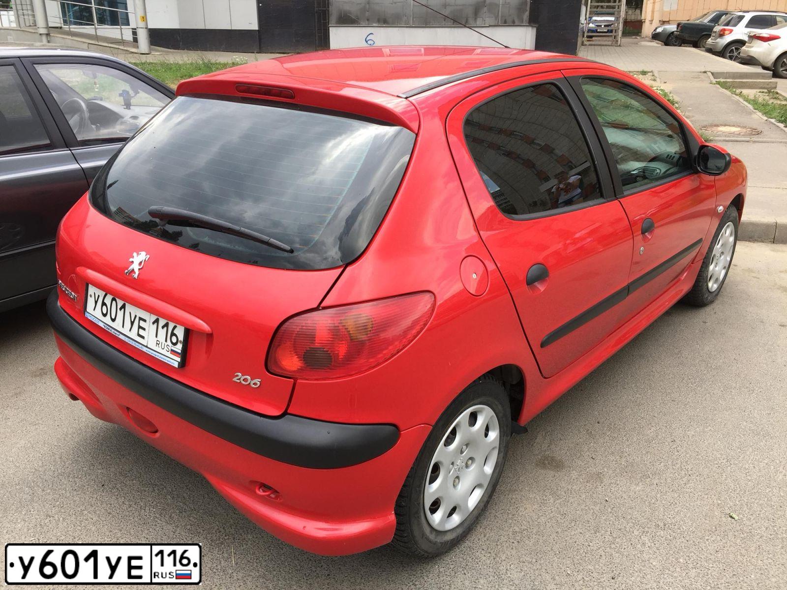 Фото автомобиля PEUGEOT 206, 2008 — госномер У601УЕ116. Цвет: Красный