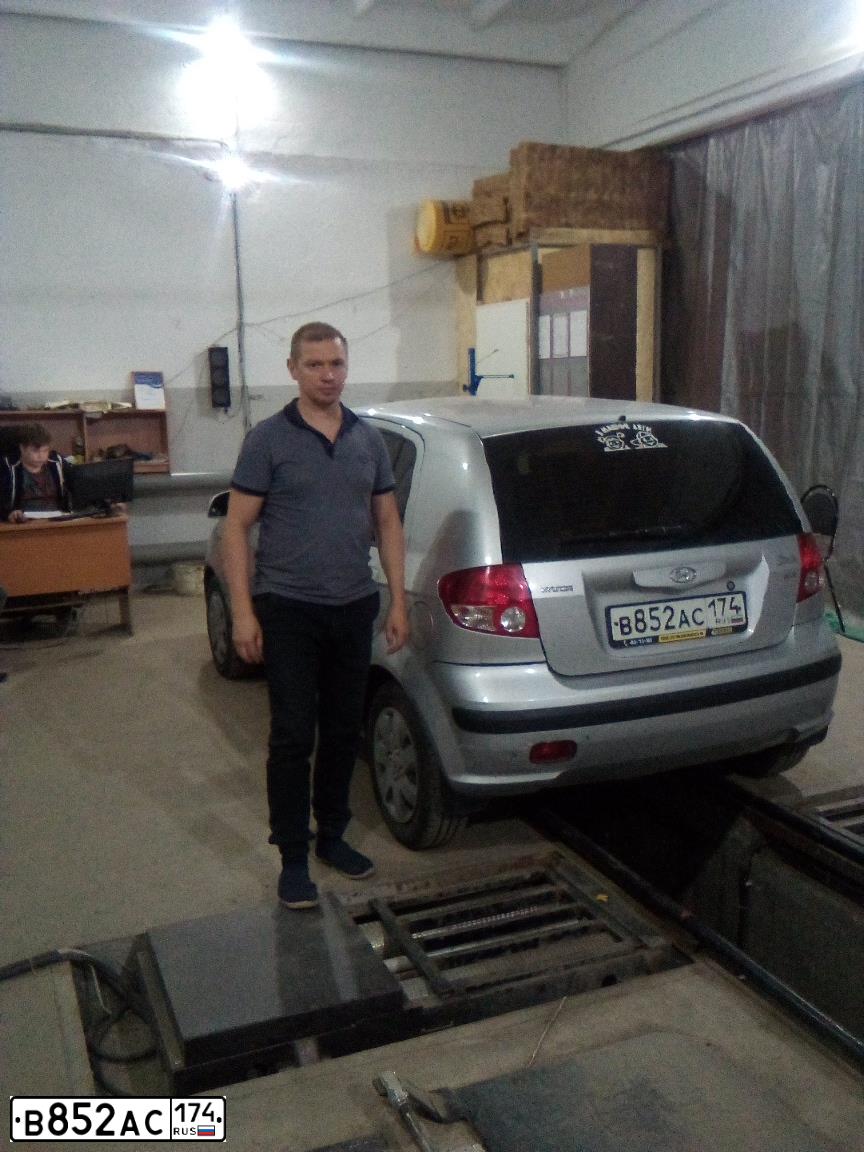 Фото автомобиля HYUNDAI GETZ, 2004 — госномер В852АС174. Цвет: Серебристый