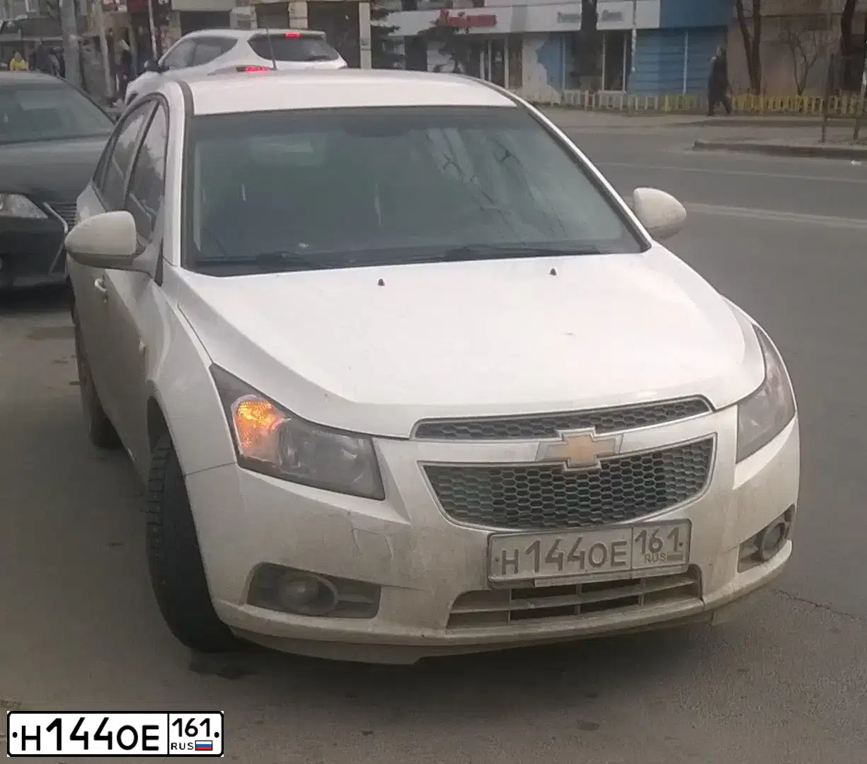 Фото автомобиля CHEVROLET CRUZE, 2012 — госномер Х644НР55. Цвет: Белый