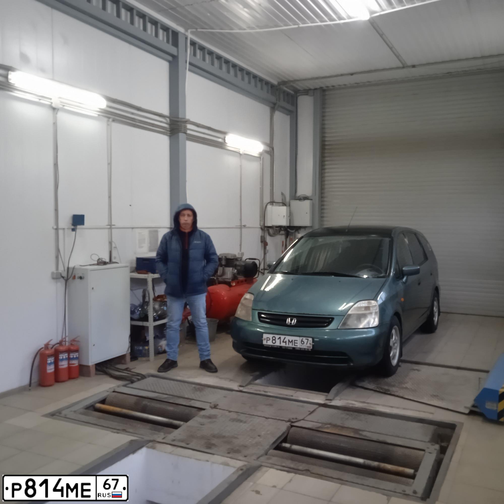 Фото автомобиля HONDA STREAM, 2001 — госномер О075МС193. Цвет: ЗЕЛЕНЫЙ