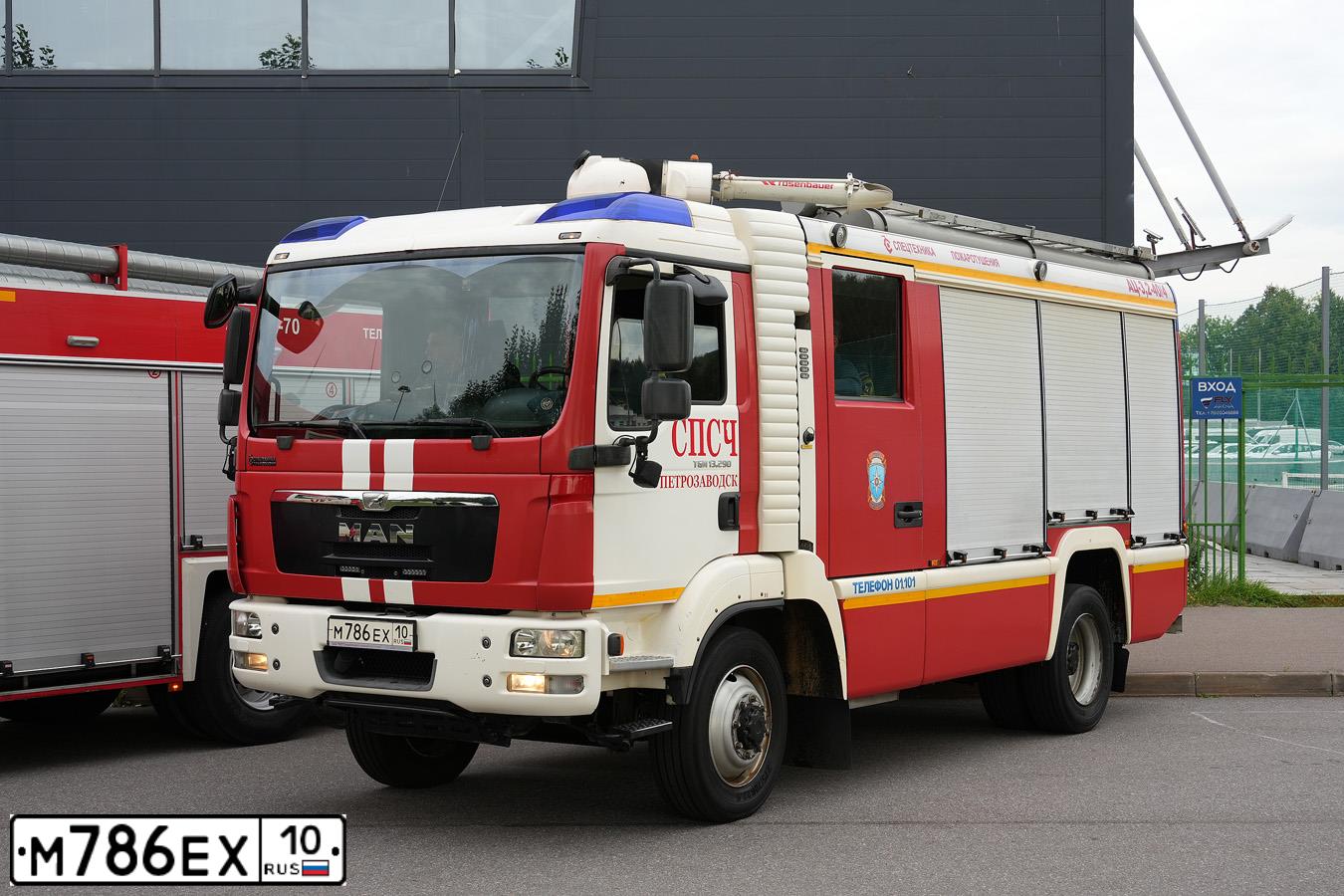 Фото автомобиля MAN TGM, 2013 — госномер М786ЕХ10. Цвет: ЦВ СХ А8 ПО ГОСТ Р 50574-2019