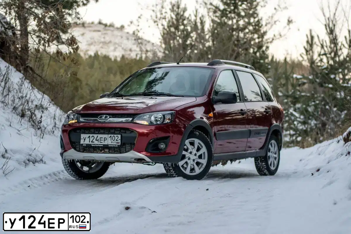 Фото автомобиля LADA 2194 KALINA, 2016 — госномер У124ЕР102. Цвет: Красный