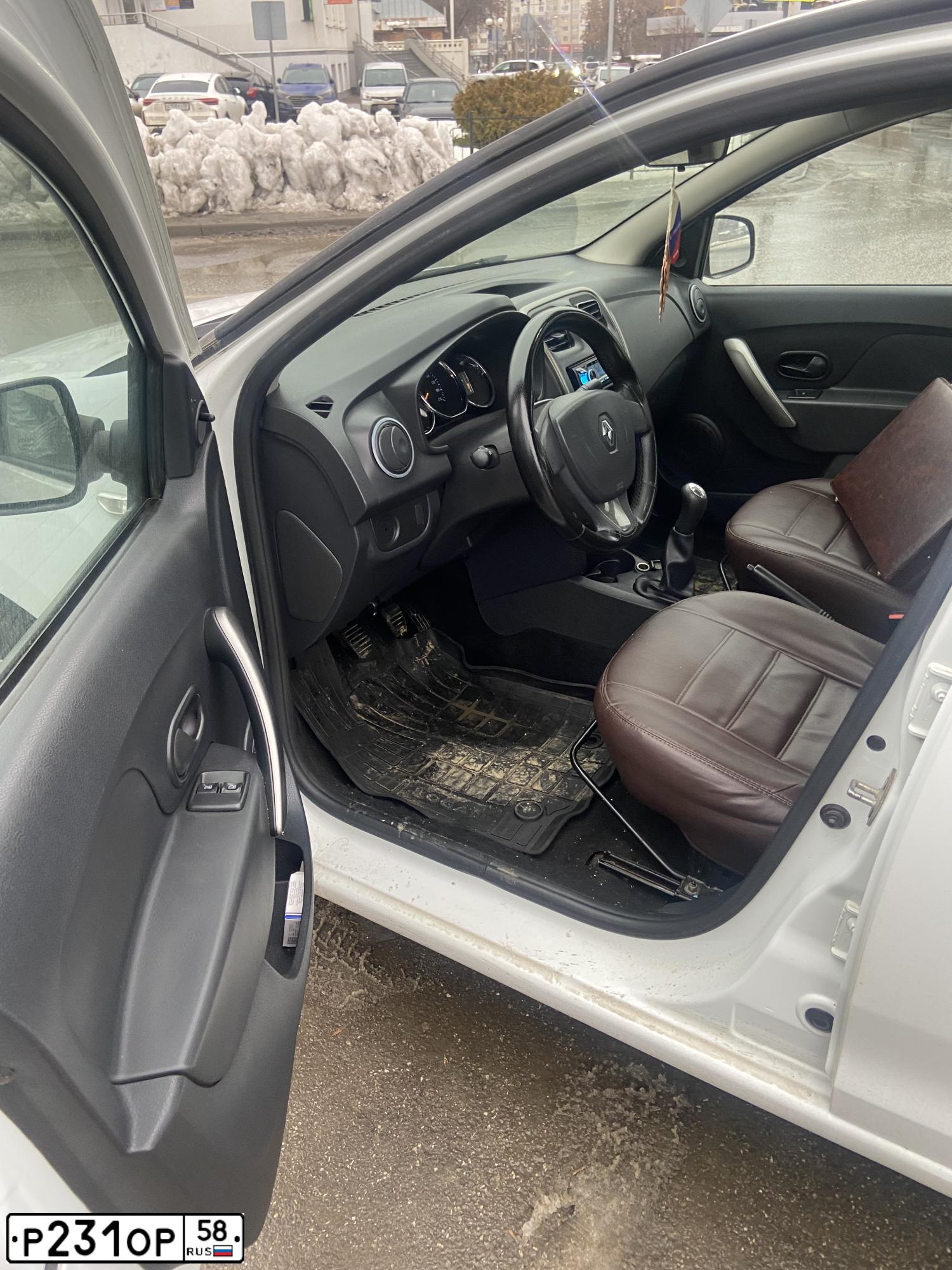 Фото автомобиля RENAULT LOGAN, 2018 — госномер Р231ОР58. Цвет: Белый