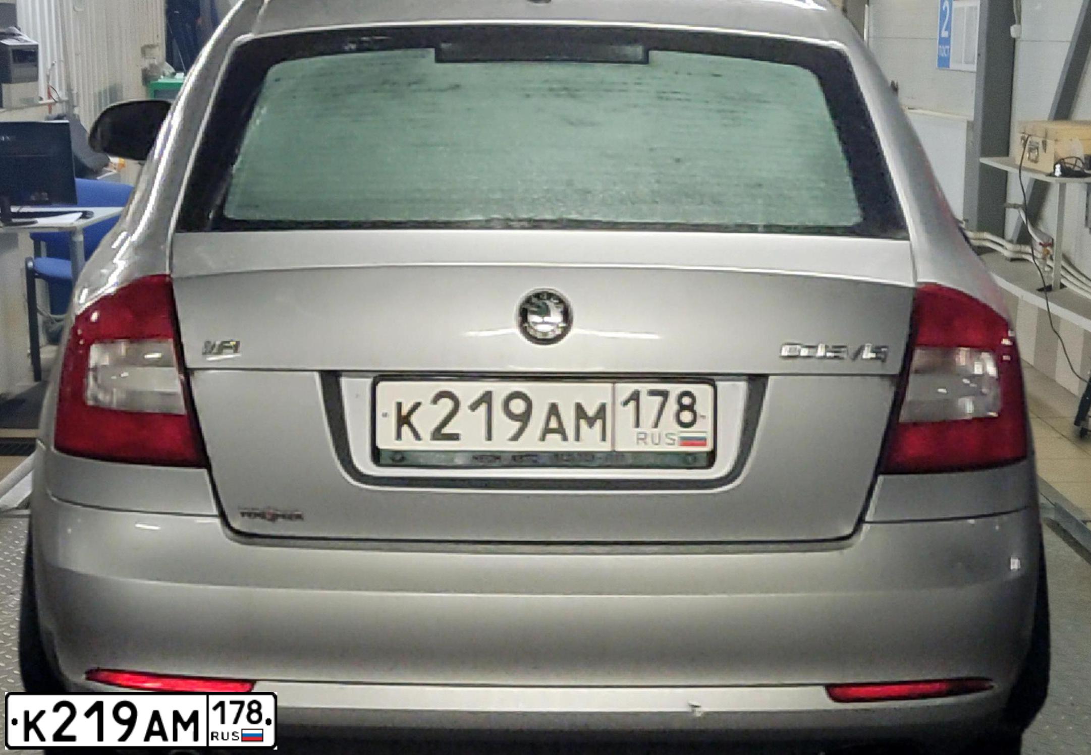 Фото автомобиля SKODA OCTAVIA, 2011 — госномер У853ХС43. Цвет: СЕРЕБРИСТЫЙ