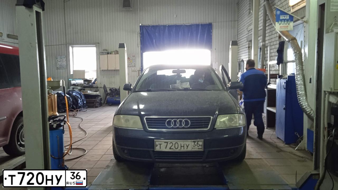 Фото автомобиля AUDI A6, 2000 — госномер Т720НУ36. Цвет: СИНИЙ
