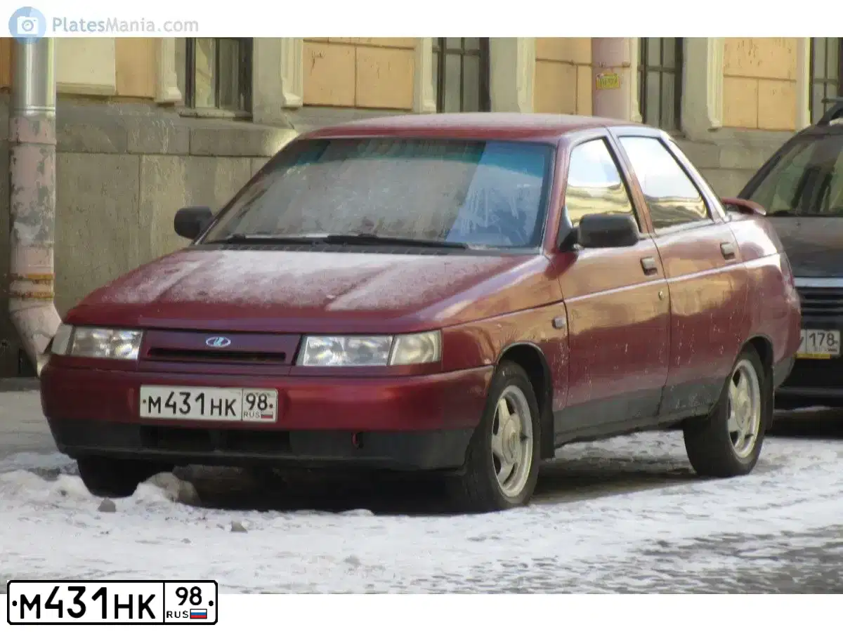 Фото автомобиля LADA 2110 LADA, 2000 — госномер Е113ЕО198. Цвет: СЕРЕБРИСТЫЙ ЯРКО-КРАСНЫЙ