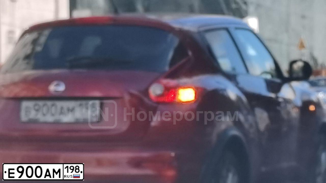 Фото автомобиля LADA LARGUS, 2019 — госномер Е900АМ198. Цвет: Белый