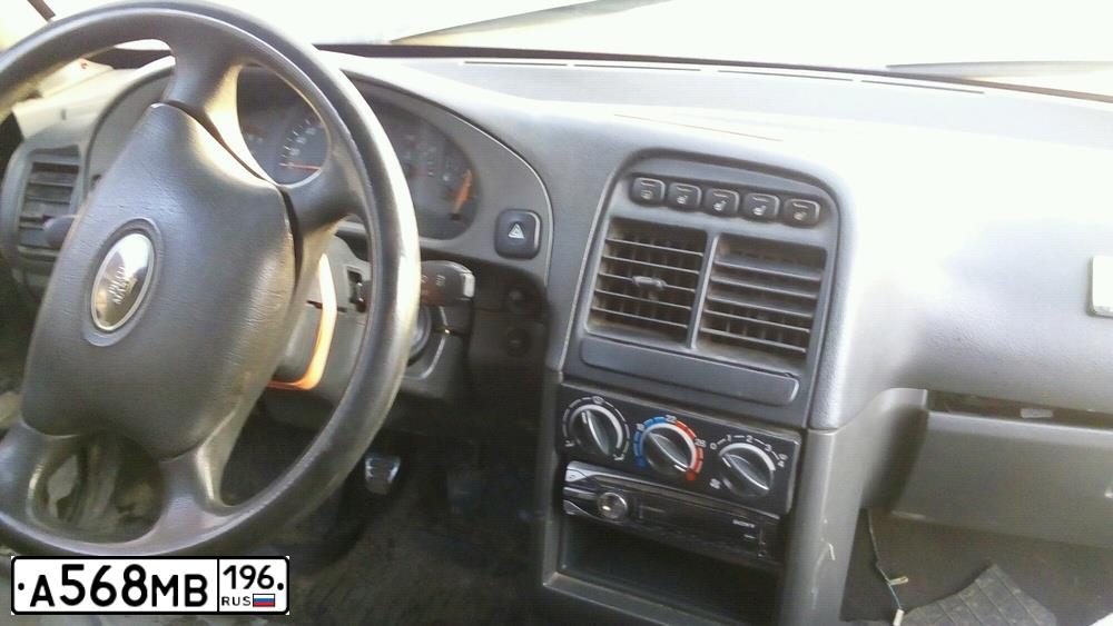 Фото автомобиля LADA 2110, 2001 — госномер А568МВ196. Цвет: Темно-зеленый