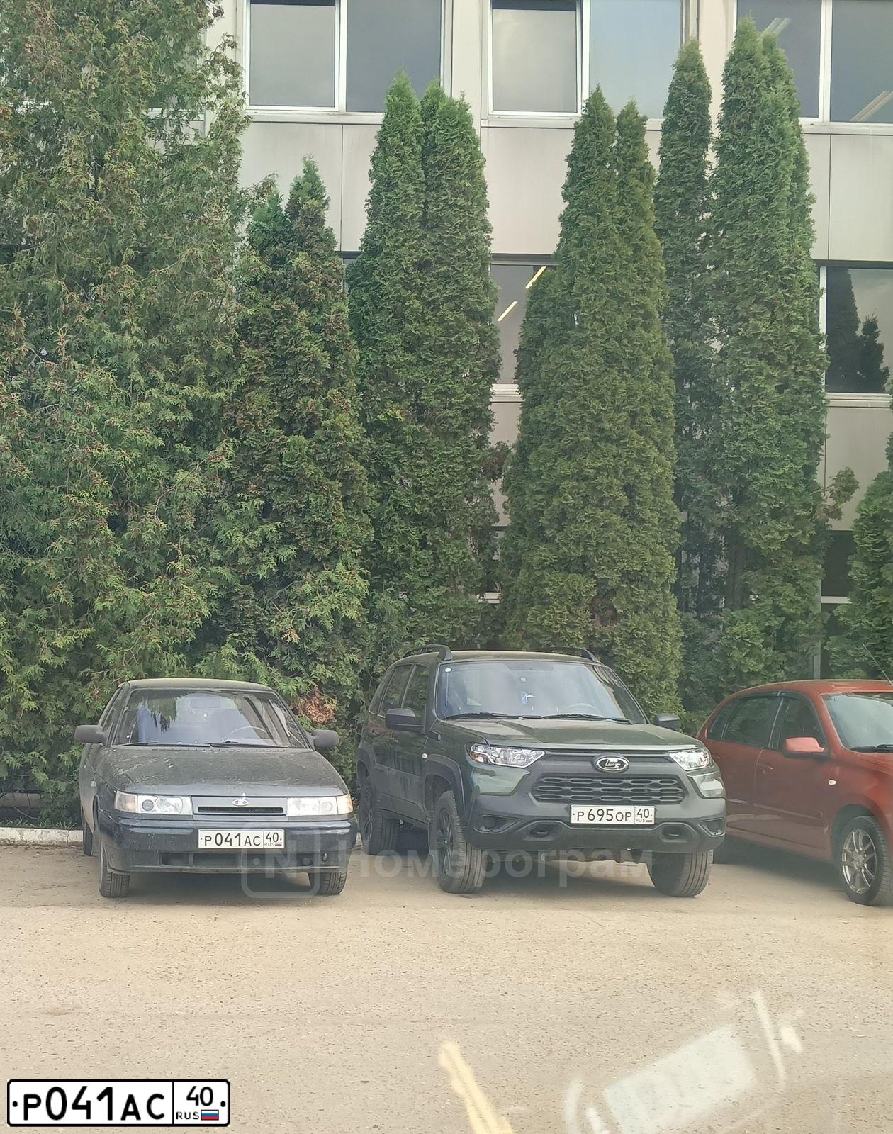 Фото автомобиля LADA 2110, 2001 — госномер Р041АС40. Цвет: Темно-серый металлик