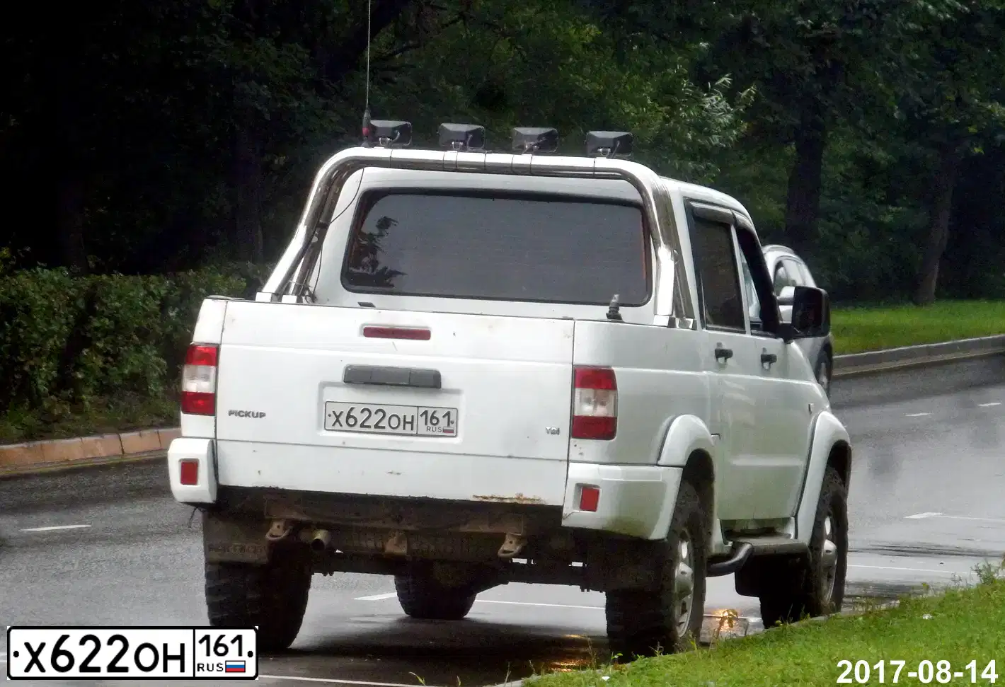 Фото автомобиля UAZ 2363 PICKUP, 2012 — госномер Х622ОН161. Цвет: АРКТИКА