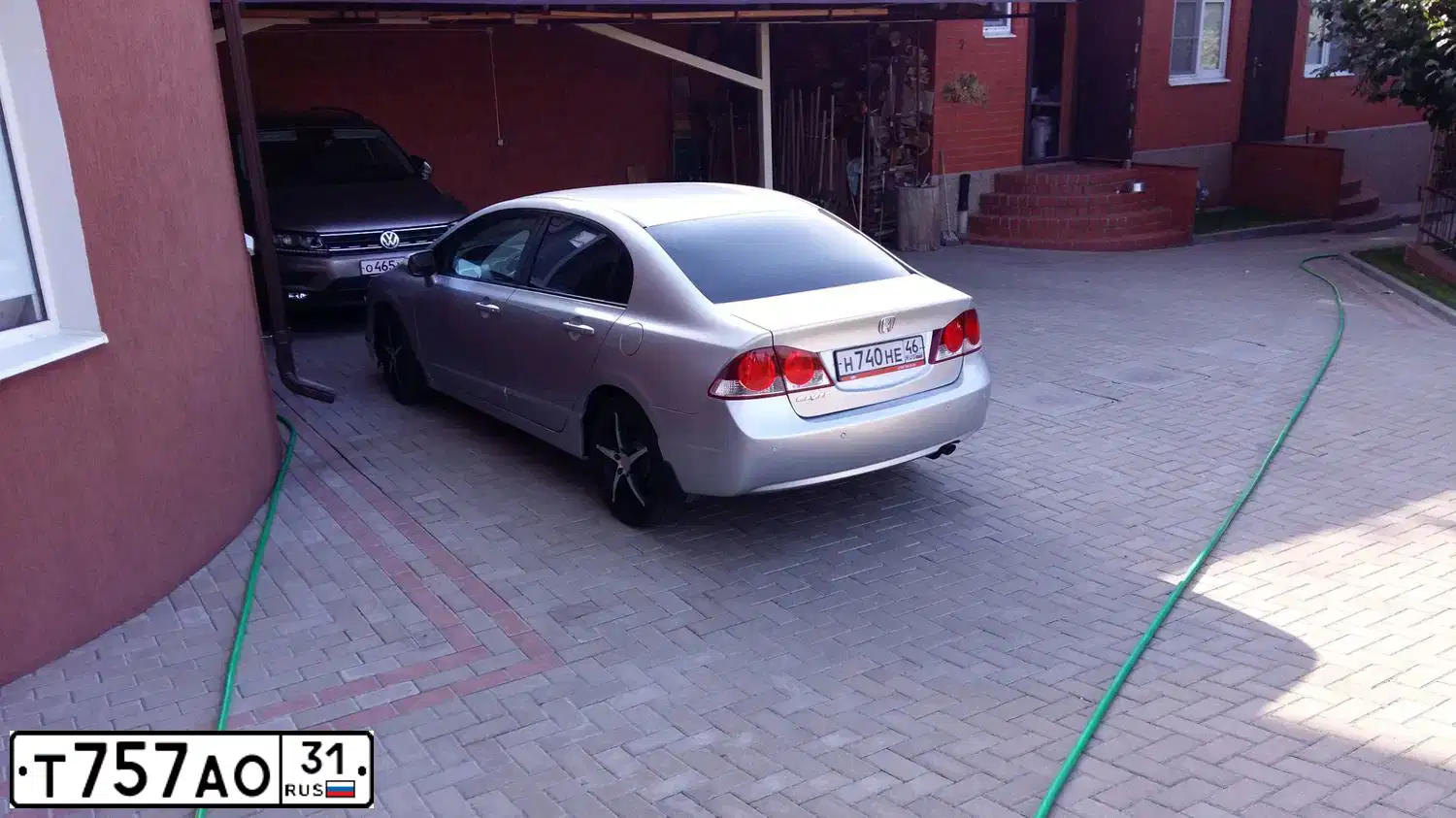 Фото автомобиля HONDA CIVIC, 2008 — госномер Н740НЕ46. Цвет: СЕРЫЙ