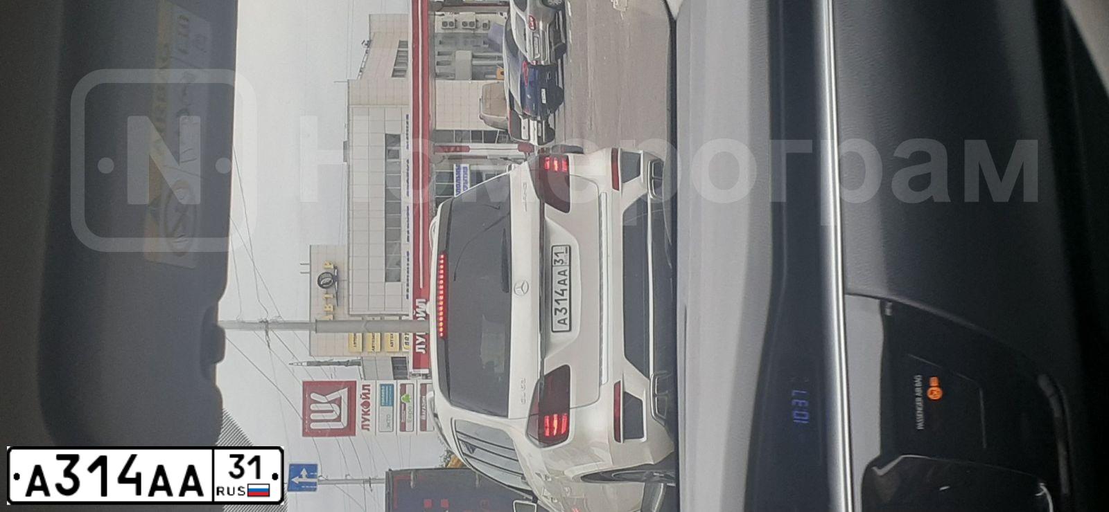 Фото автомобиля MERCEDES GL-KLASSE, 2014 — госномер А314АА31. Цвет: Белый