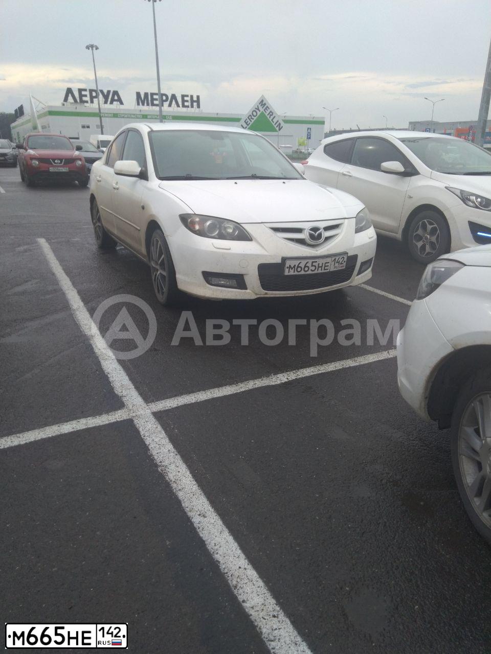 Фото автомобиля MAZDA 3, 2008 — госномер М665НЕ142. Цвет: Белый
