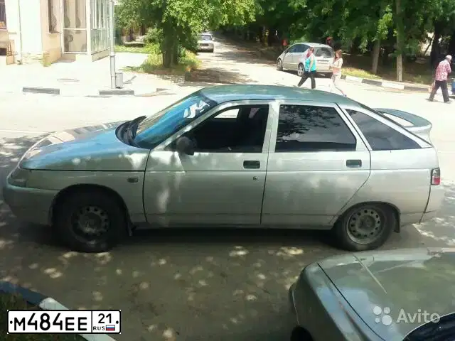 Фото автомобиля LADA 2112 LADA, 2006 — госномер А335АО185. Цвет: СВЕТЛО-СЕРЕБРИСТЫЙ  МЕТАЛЛИК