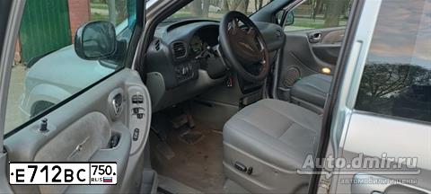 Фото автомобиля CHRYSLER GRAND VOYAGER, 2005 — госномер Р003ТК52. Цвет: СЕРЫЙ СВЕТЛЫЙ