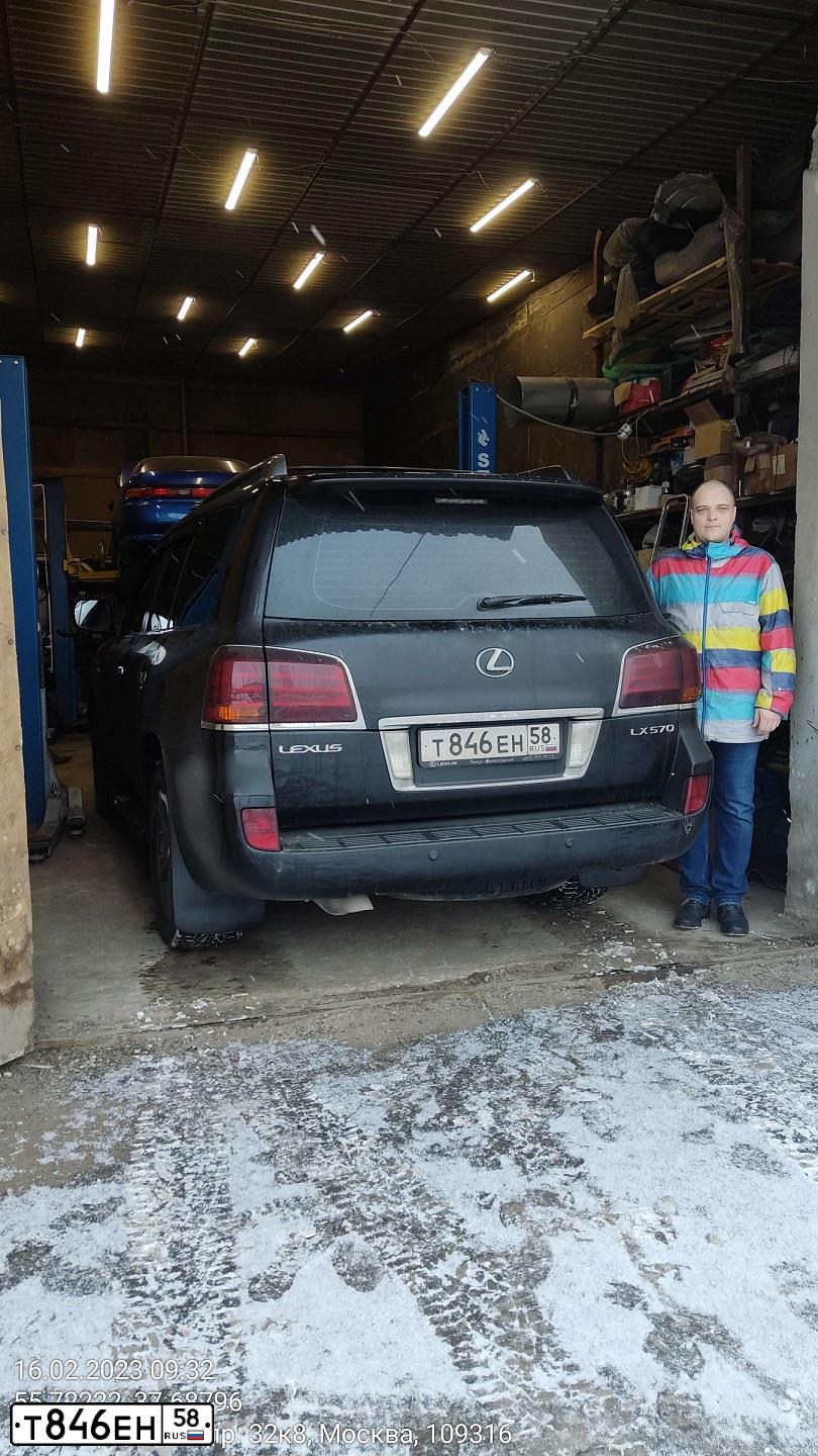 Фото автомобиля LEXUS LX, 2009 — госномер О714УМ33. Цвет: ЧЕРНЫЙ