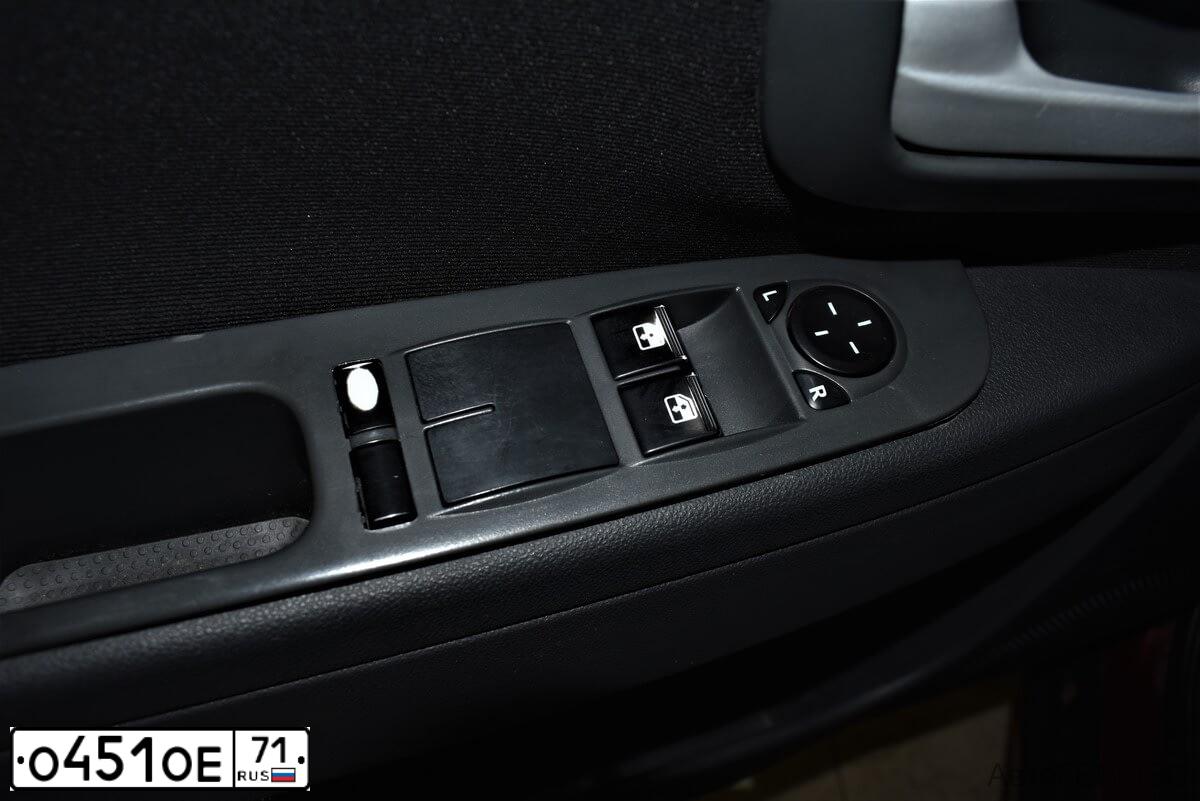 Фото автомобиля LADA PRIORA, 2011 — госномер Р044АН180
