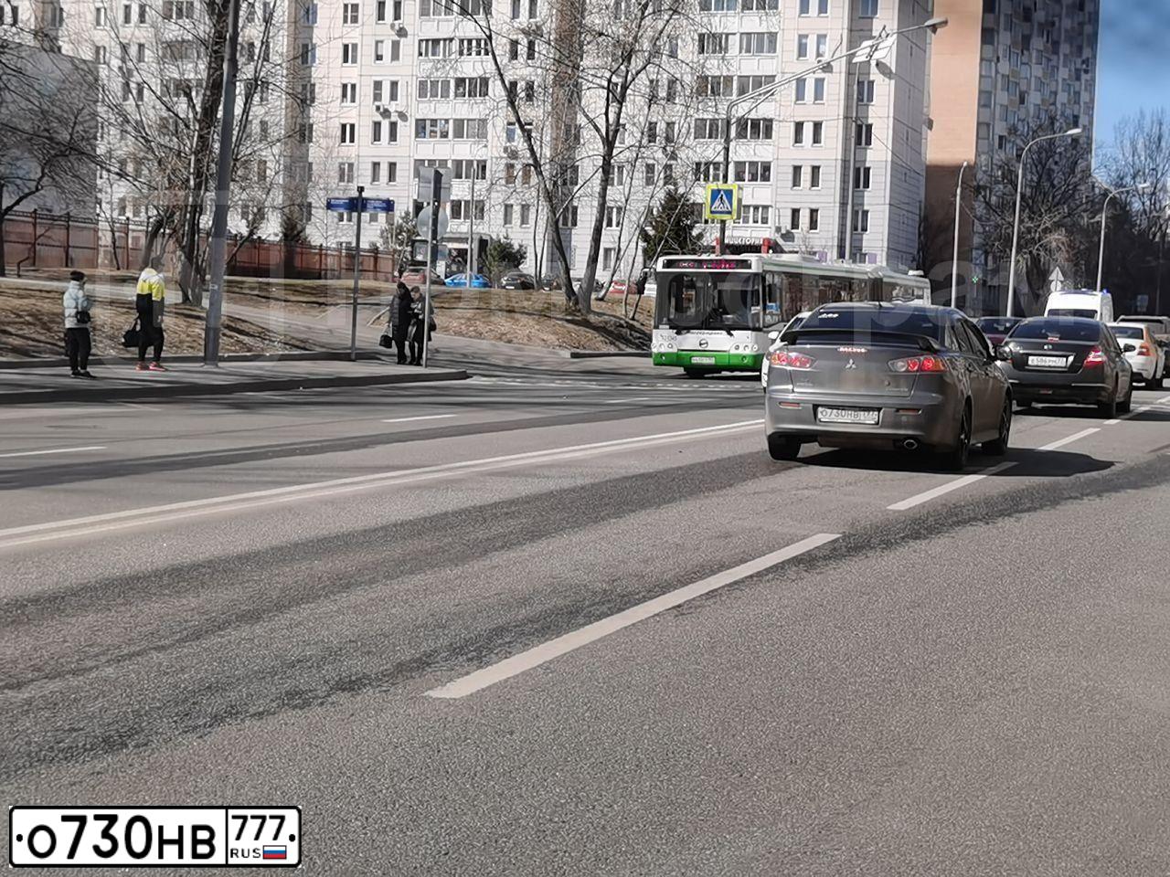 Фото автомобиля BMW SERIE 7, 2013 — госномер У007УЕ36. Цвет: ЧЕРНЫЙ