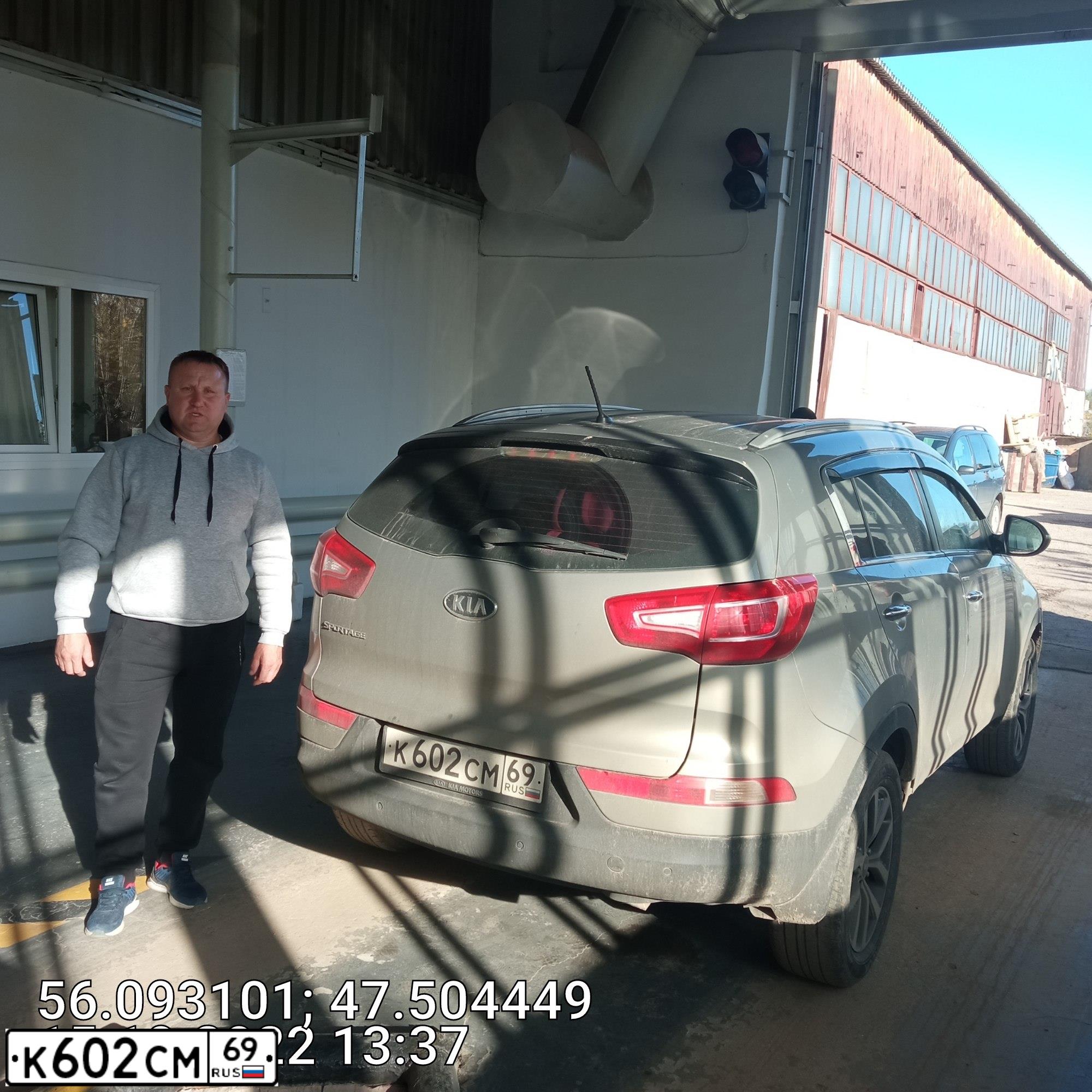Фото автомобиля KIA SPORTAGE, 2011 — госномер М233НК21. Цвет: СЕРЕБРИСТЫЙ