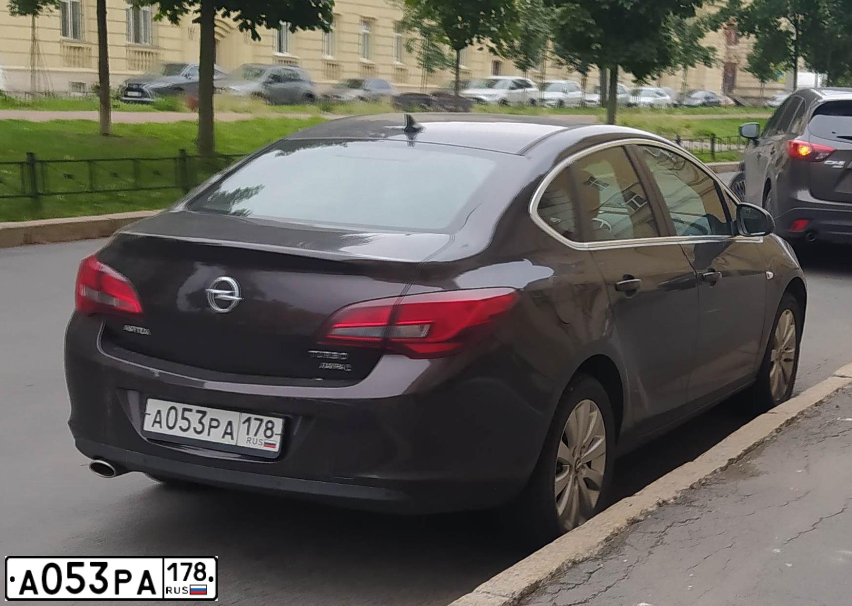Фото автомобиля PEUGEOT 206, 2006 — госномер Е206ВЕ147. Цвет: СЕРЫЙ