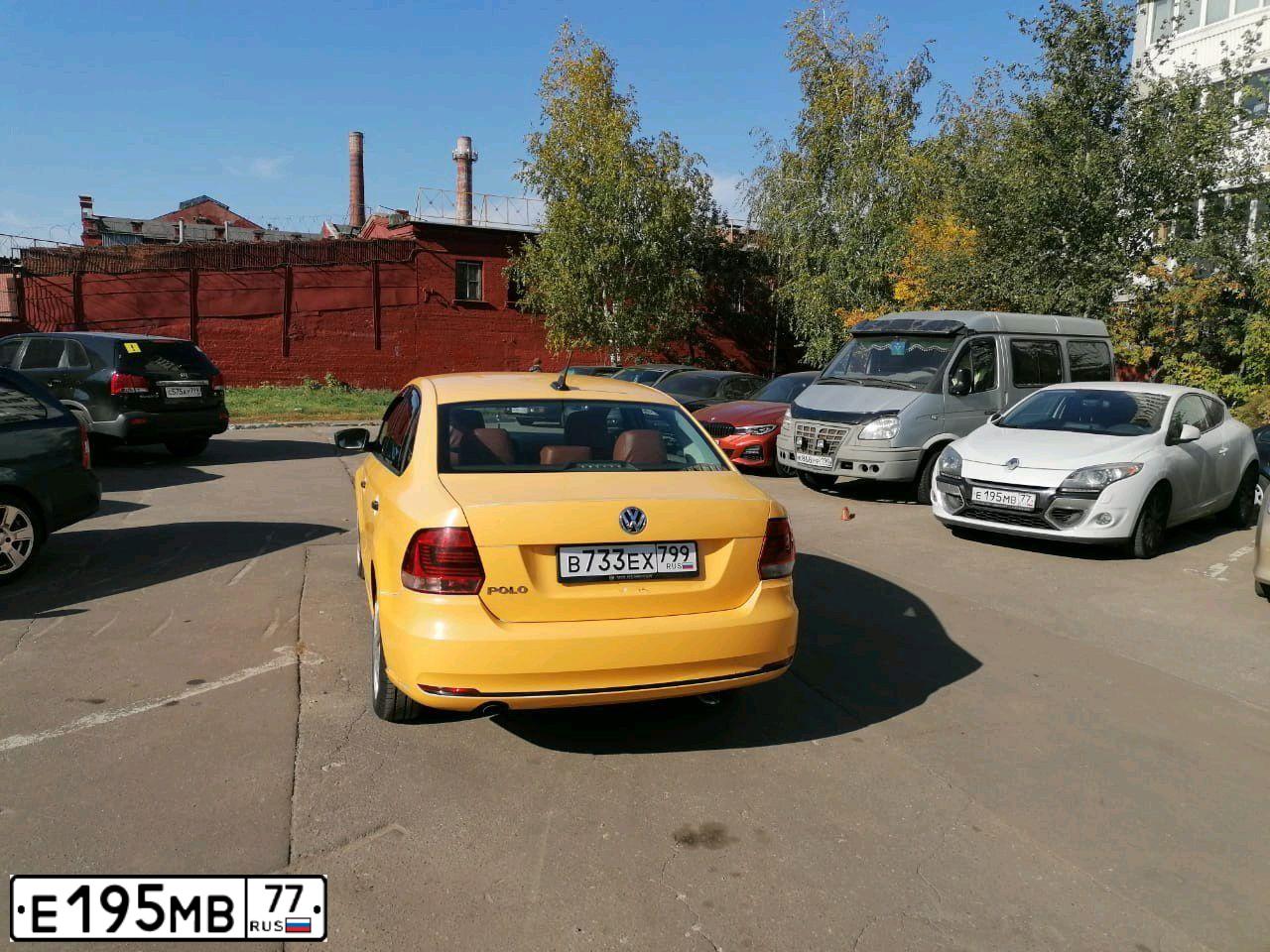 Фото автомобиля LADA 2109 SAMARA, 1991 — госномер Е195МВ77. Цвет: ЗЕЛЕНЫЙ