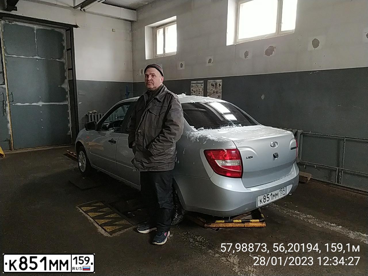 Фото автомобиля LADA GRANTA, 2016 — госномер Р679ХМ159. Цвет: Серебристый