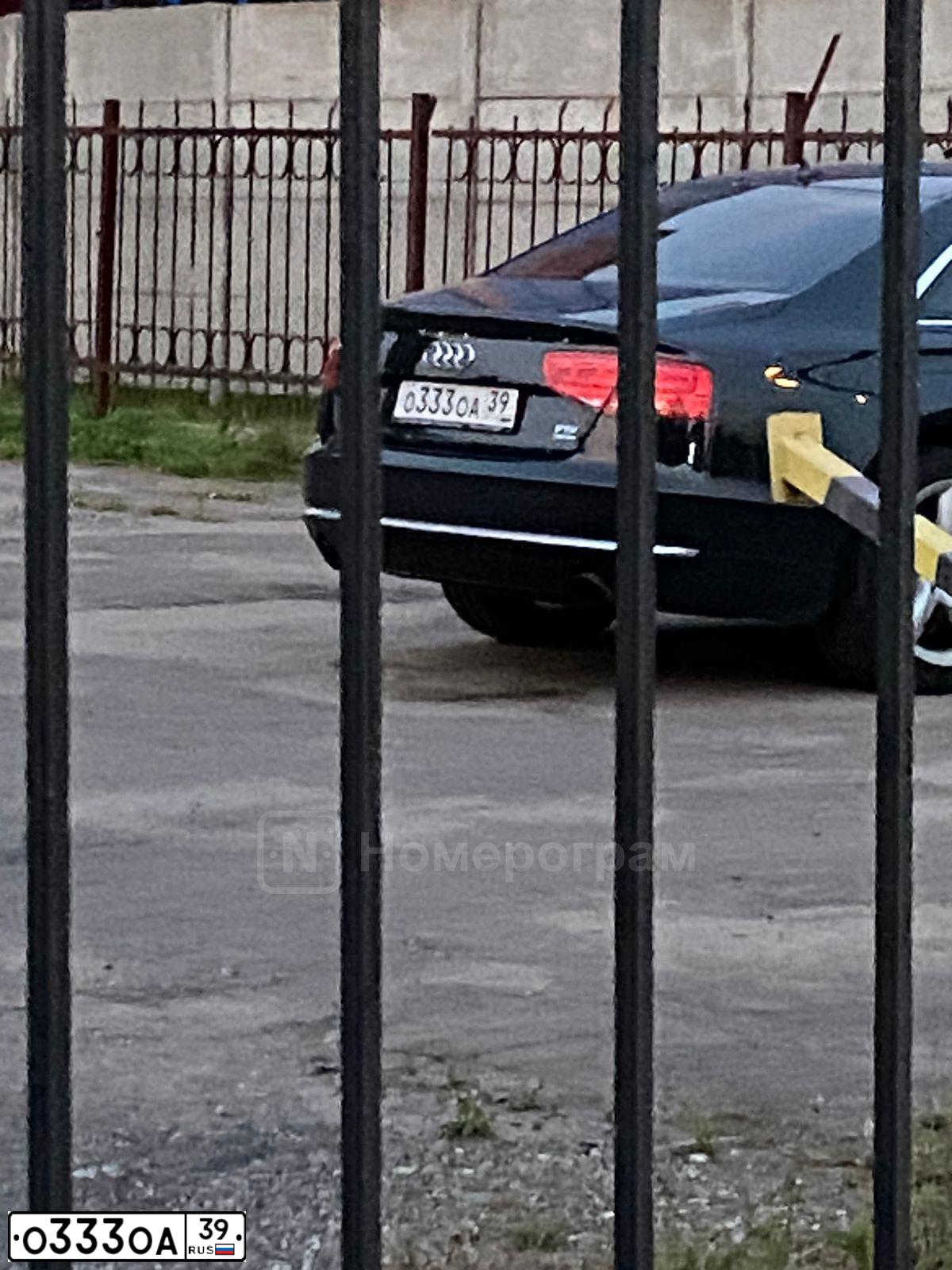 Фото автомобиля CHRYSLER STRATUS, 2000 — госномер Т802ВТ39. Цвет: ЗЕЛЕНЫЙ