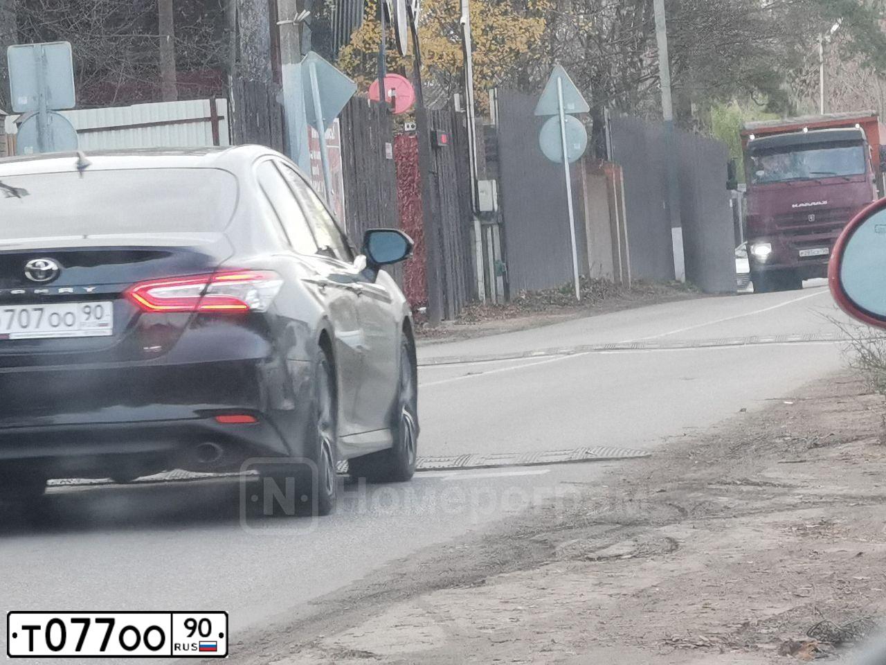 Фото автомобиля MITSUBISHI GALANT, 2000 — госномер К911ОМ190