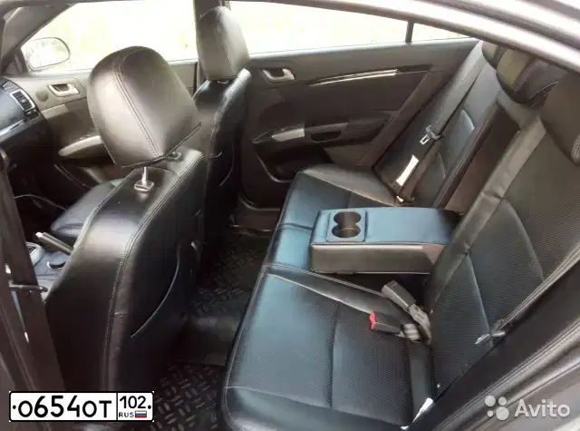 Фото автомобиля GEELY EMGRAND, 2013 — госномер Е664УХ102. Цвет: СТАЛЬНОЙ (СЕРЫЙ)