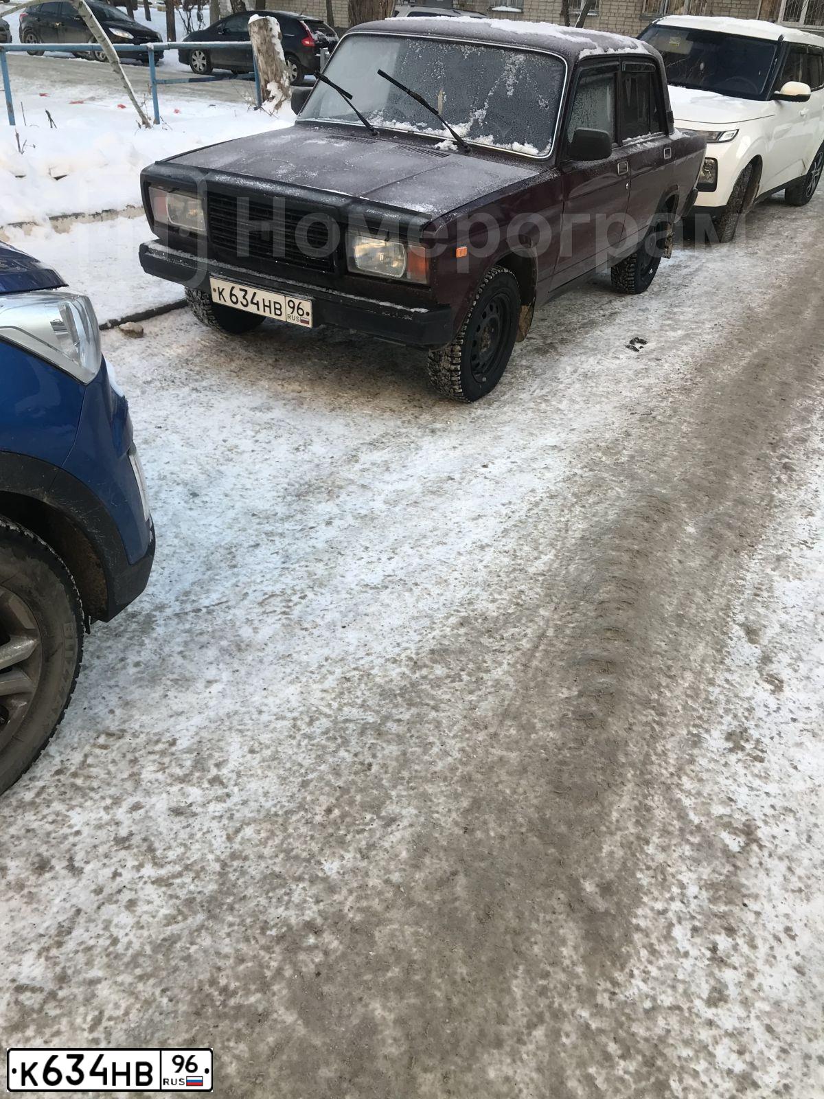 Фото автомобиля LADA 2107 LADA, 2008 — госномер К634НВ96. Цвет: ТЕМНО-КРАСНЫЙ