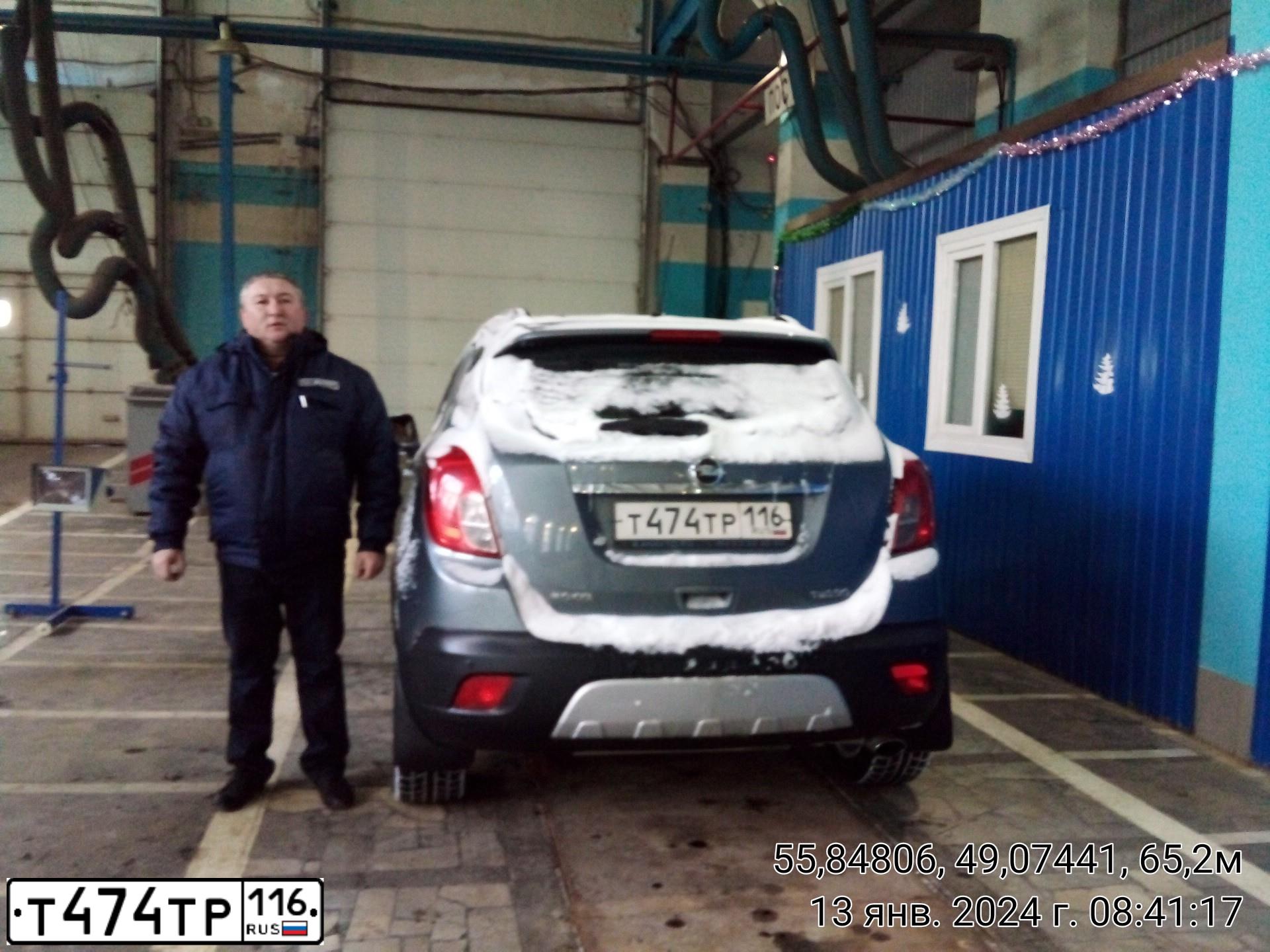 Фото автомобиля KIA SPORTAGE, 2011 — госномер Т474ТР116. Цвет: Белый