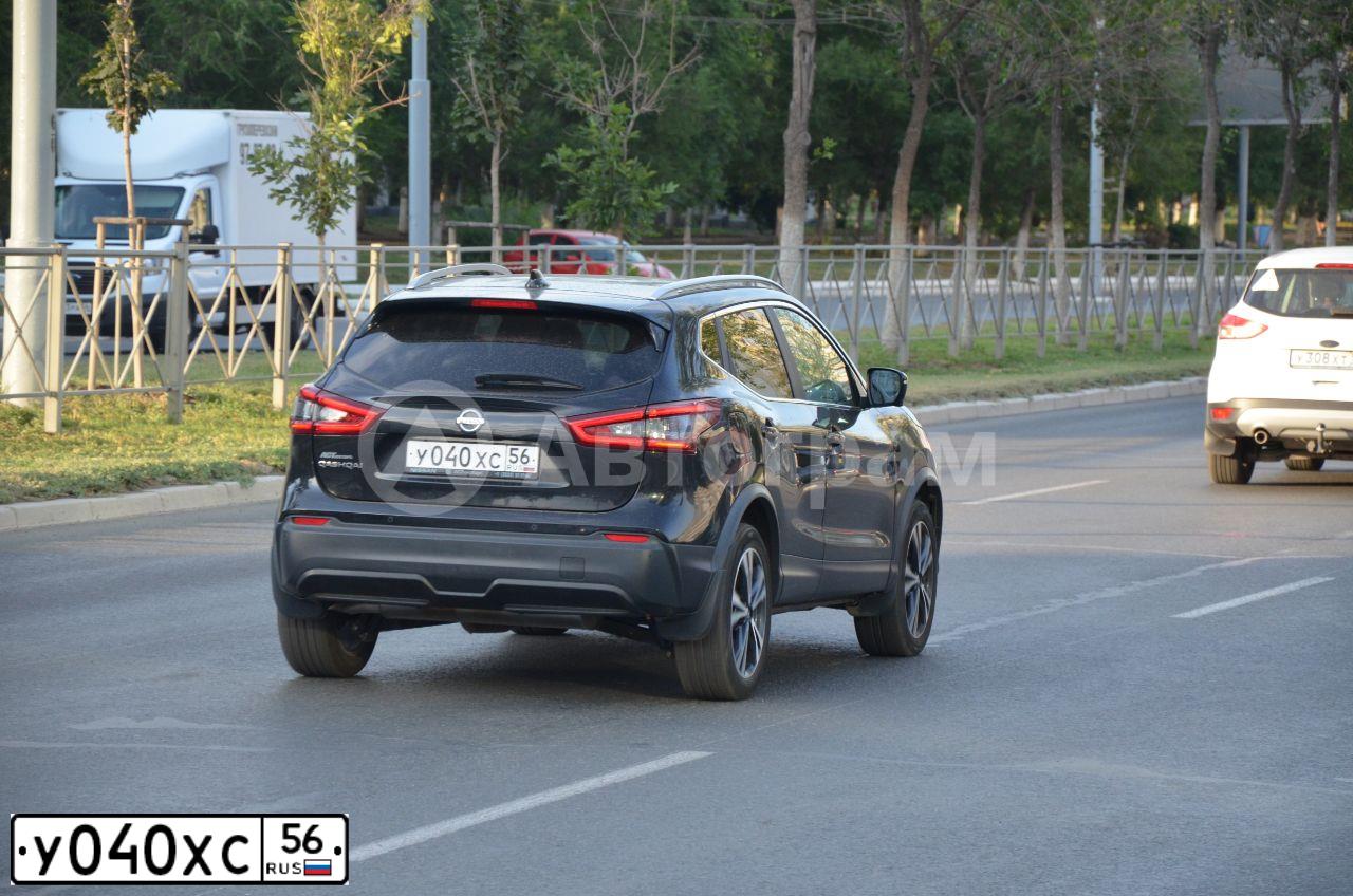 Фото автомобиля NISSAN QASHQAI, 2020 — госномер У040ХС56. Цвет: ЧЕРНЫЙ