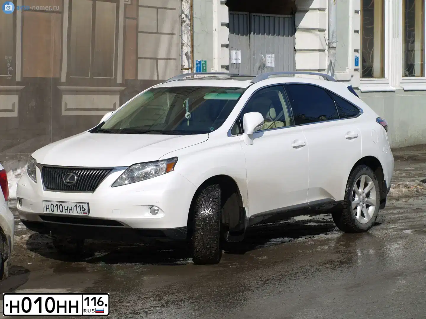 Фото автомобиля LEXUS RX, 2018 — госномер Н010НН116. Цвет: Белый