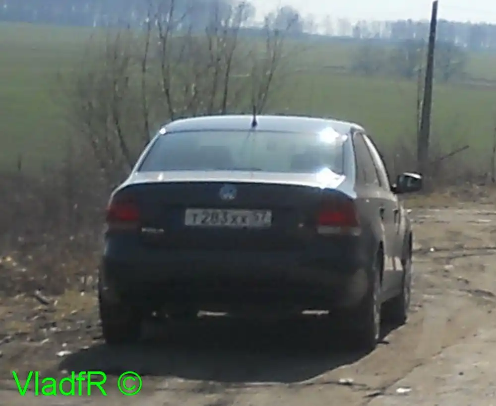 Фото автомобиля VOLKSWAGEN POLO, 2012 — госномер М393РМ57. Цвет: ТЕМНО-СИНИЙ