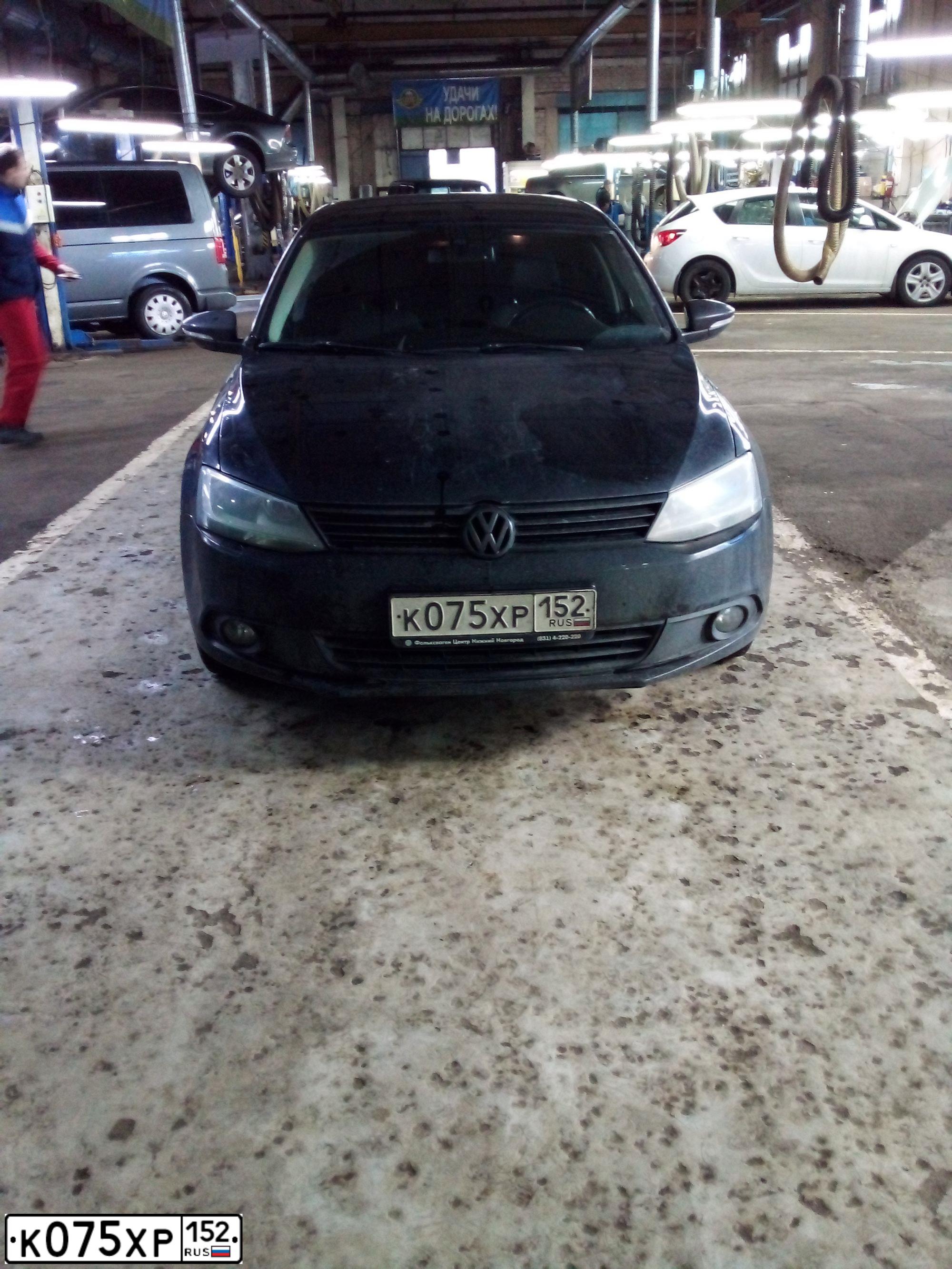 Фото автомобиля VOLKSWAGEN JETTA, 2012 — госномер К075ХР152. Цвет: ЧЕРНЫЙ