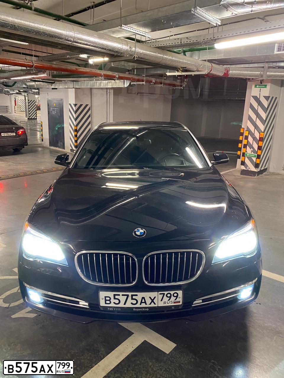 Фото автомобиля BMW W SERIE 7, 2013 — госномер В575АХ799