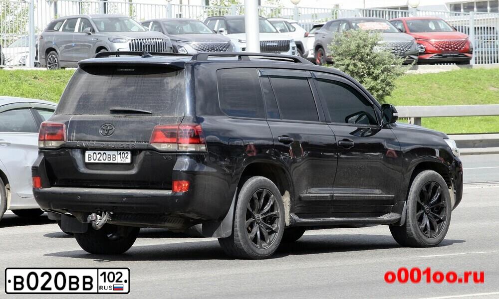 Фото автомобиля PORSCHE CAYENNE, 2014 — госномер В020ВВ102. Цвет: ЧЕРНЫЙ