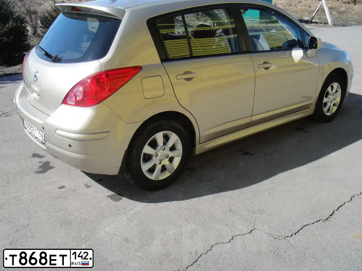 Фото автомобиля TOYOTA RAV4, 2011 — госномер Т868ЕТ142. Цвет: серебристый