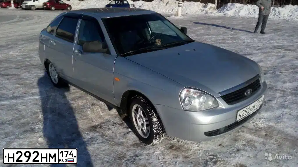 Фото автомобиля LADA 2172 PRIORA, 2011 — госномер О943ВЕ774. Цвет: СВЕТЛО-СЕРЕБРИСТЫЙ МЕТАЛЛ