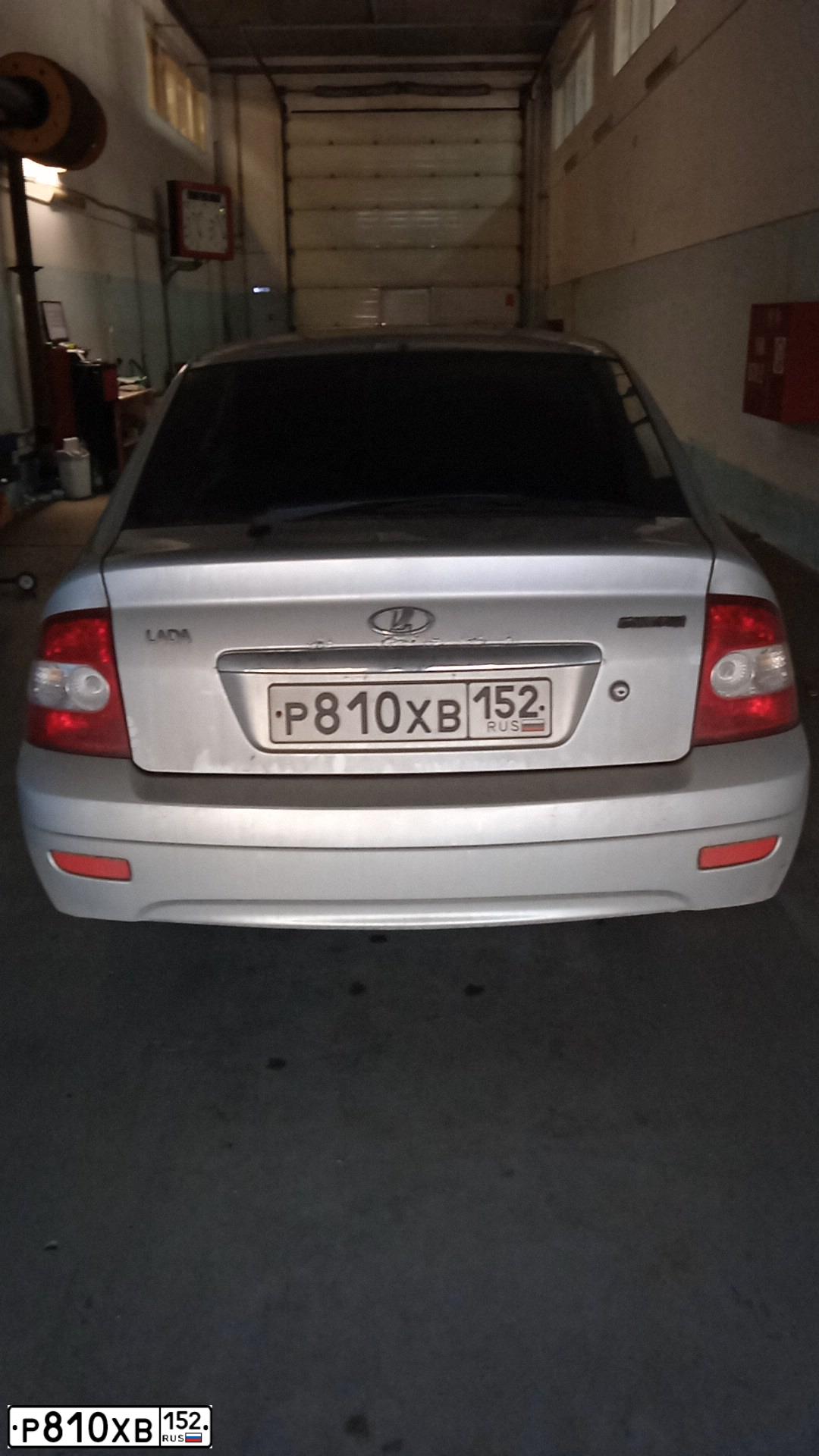 Фото автомобиля LADA 2172 PRIORA, 2009 — госномер Р810ХВ152. Цвет: СВЕТЛО-СЕРЕБРИСТЫЙ