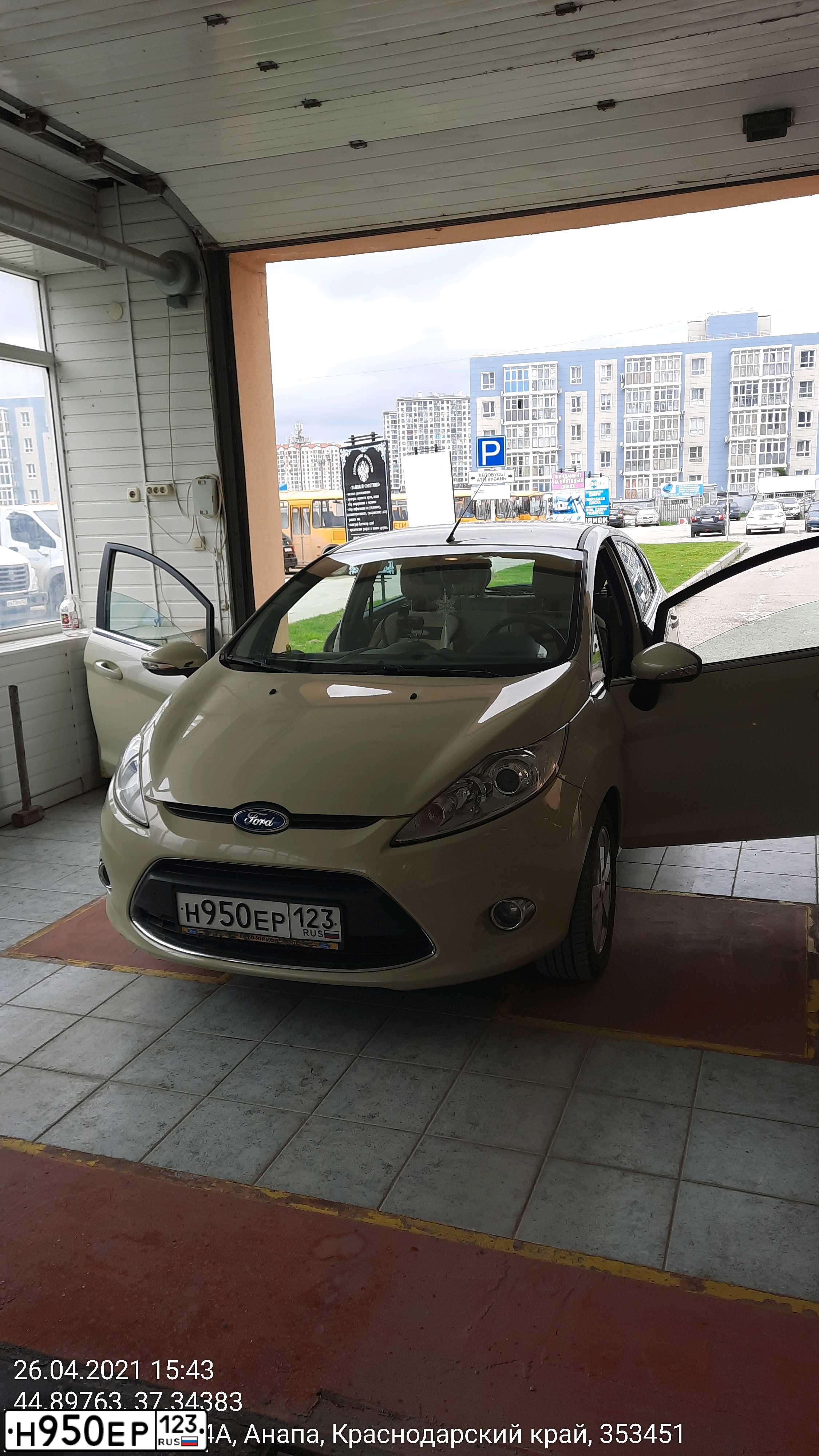 Фото автомобиля ZAZ VIDA, 2012 — госномер Х500КО136. Цвет: Серебристый