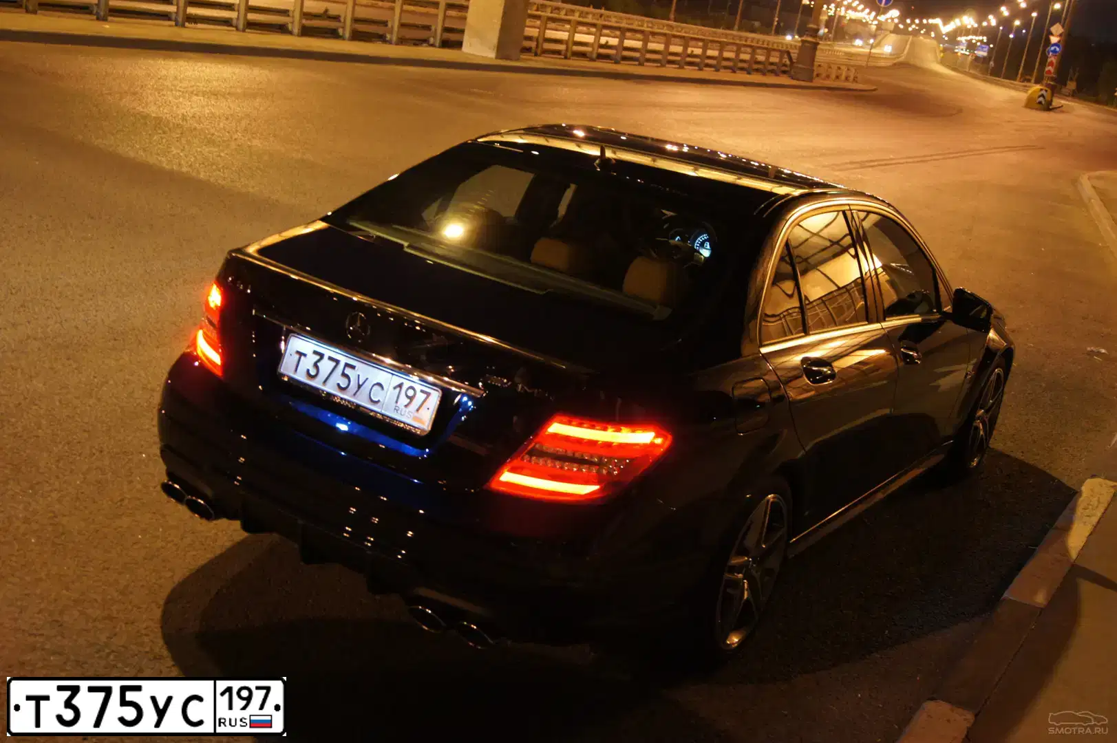 Фото автомобиля MERCEDES C-KLASSE, 2012 — госномер Р063КН777. Цвет: СИНИЙ