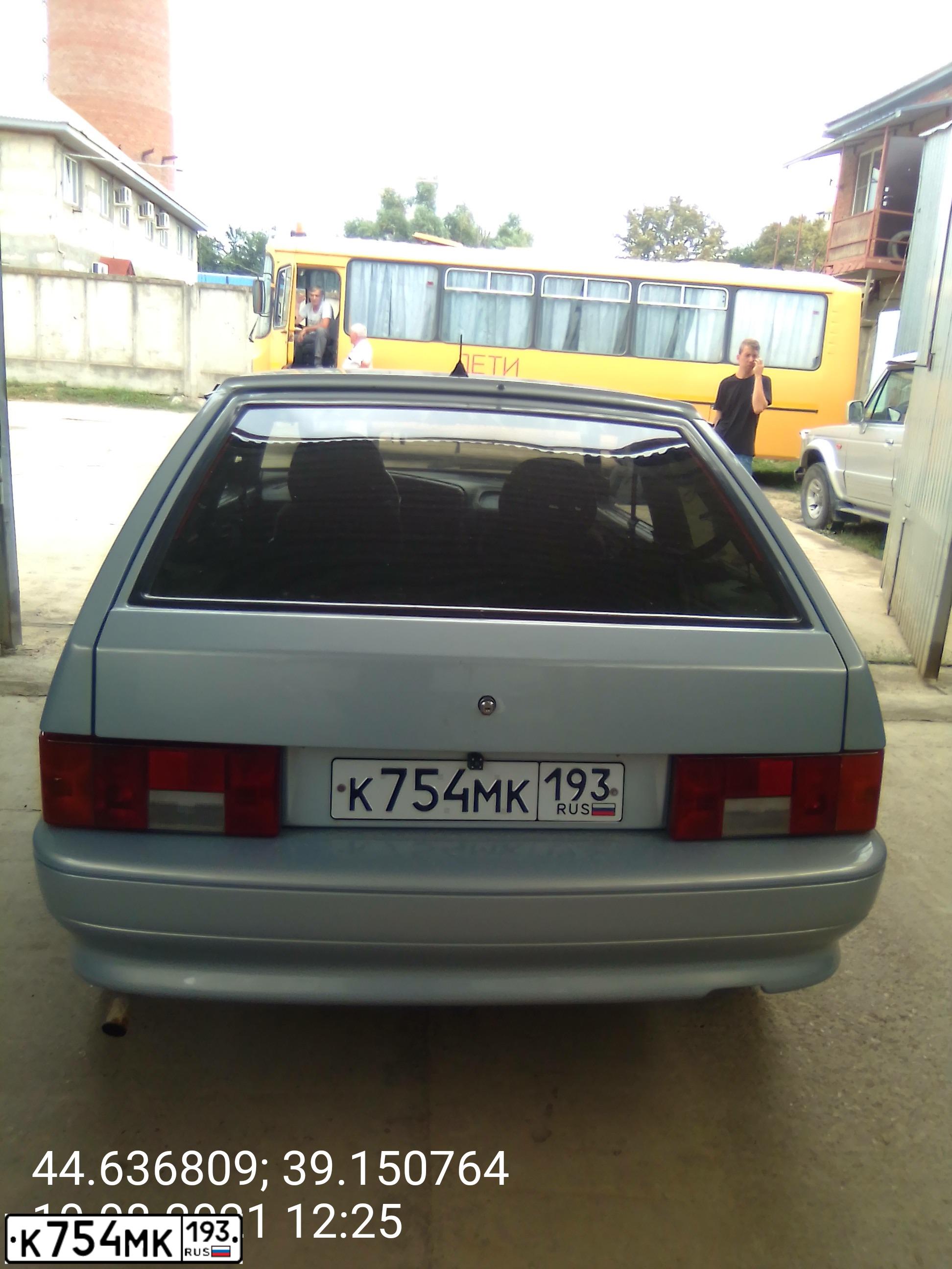 Фото автомобиля LADA 2113 SAMARA, 2005 — госномер О015ОЕ33. Цвет: СЕРЕБРИСТО-СЕРЫЙ