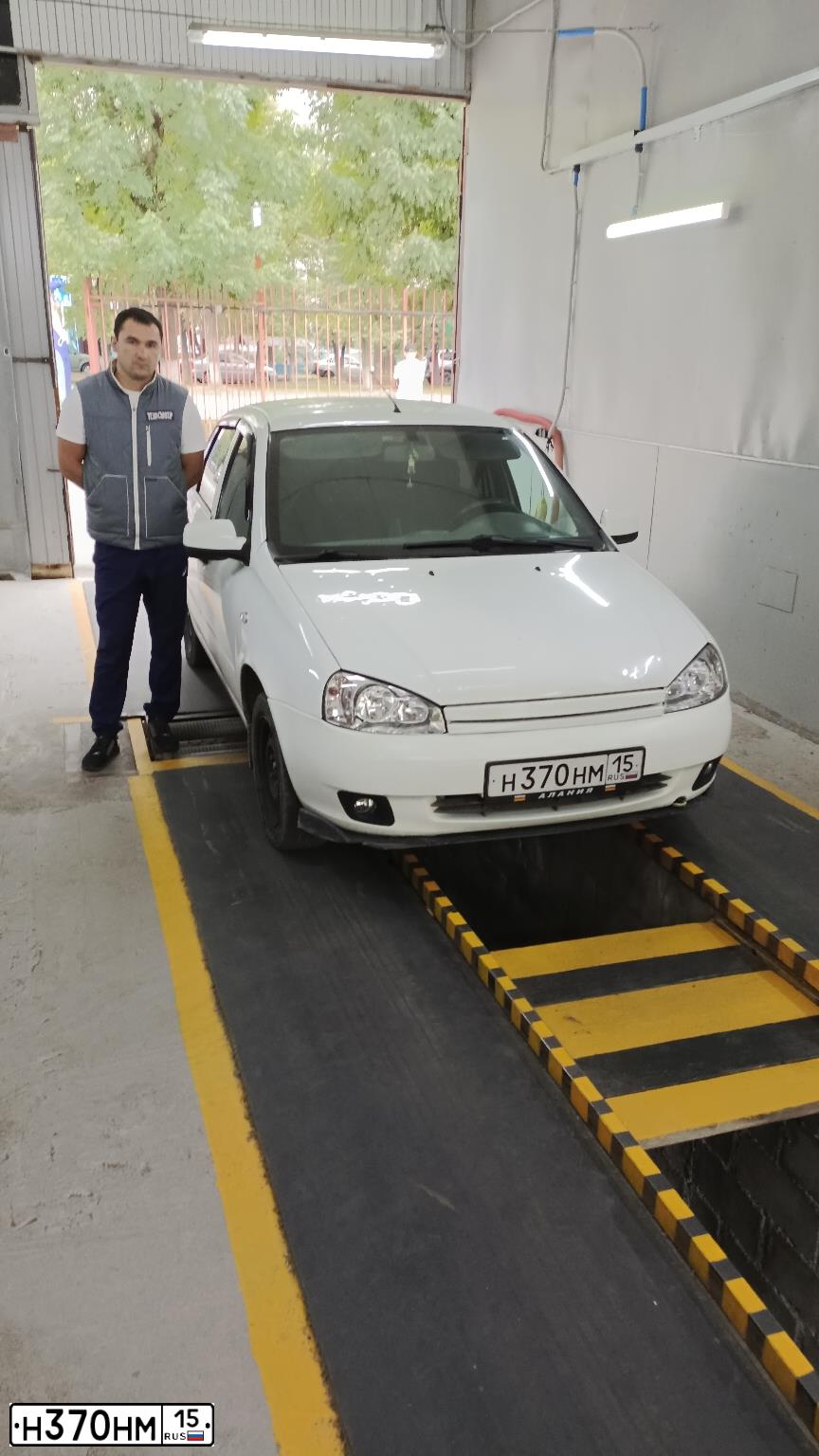 Фото автомобиля LADA 1118 KALINA, 2011 — госномер Н370НМ15. Цвет: Белый