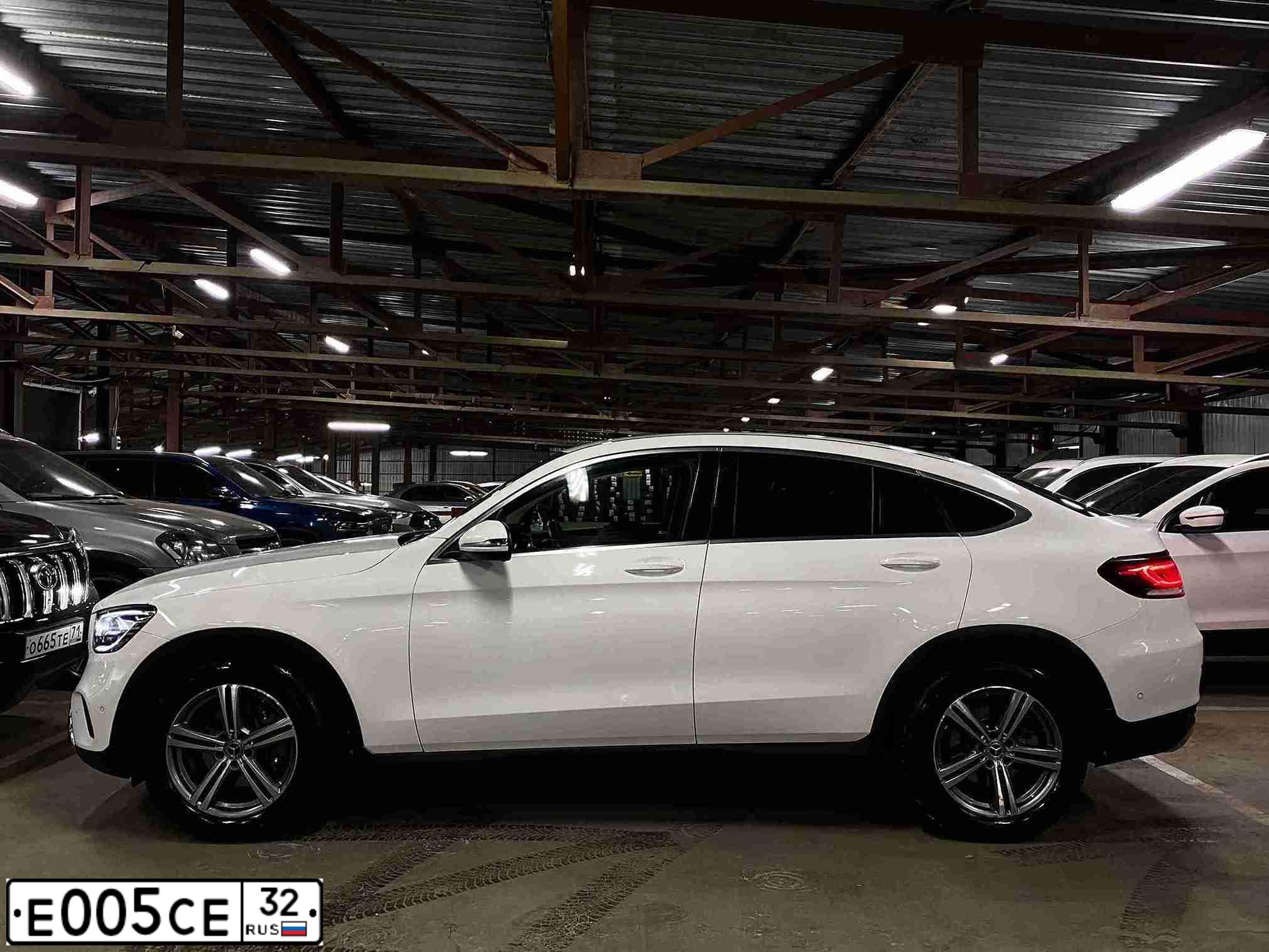 Фото автомобиля MERCEDES - BENZ БЕЗ МОДЕЛИ, 2020 — госномер Р585НМ32. Цвет: Белый